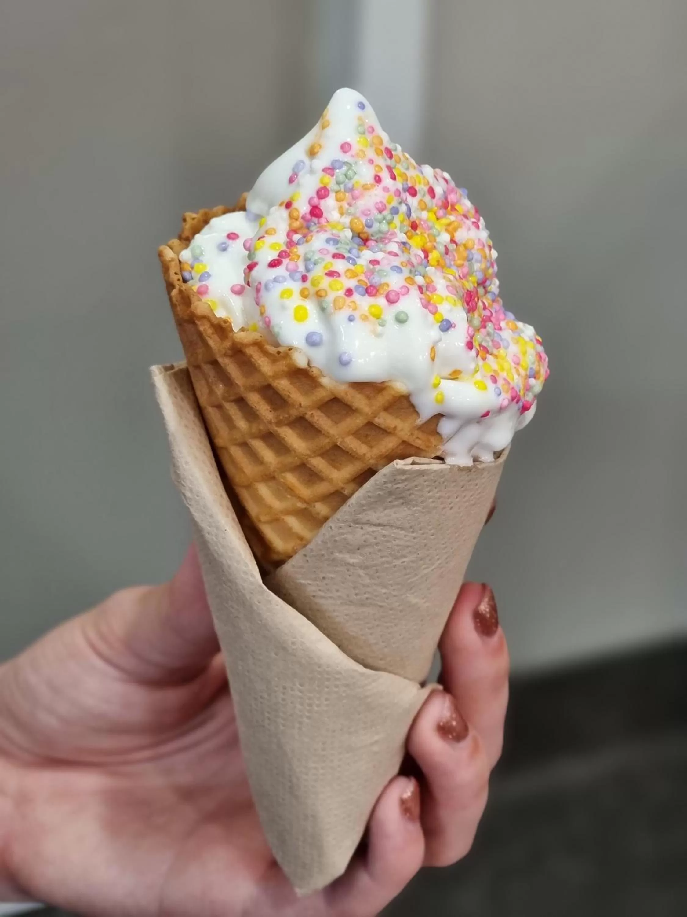 Ten Dollar Town Motel