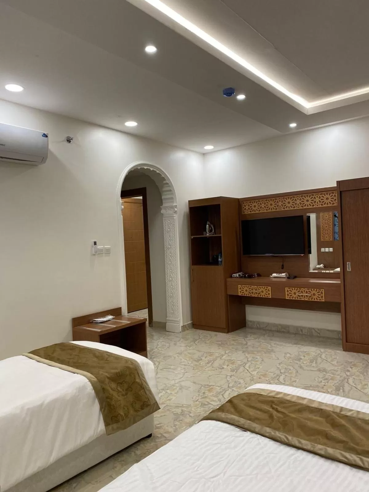Bedroom, Bed in Taj Aleiman Hotel 