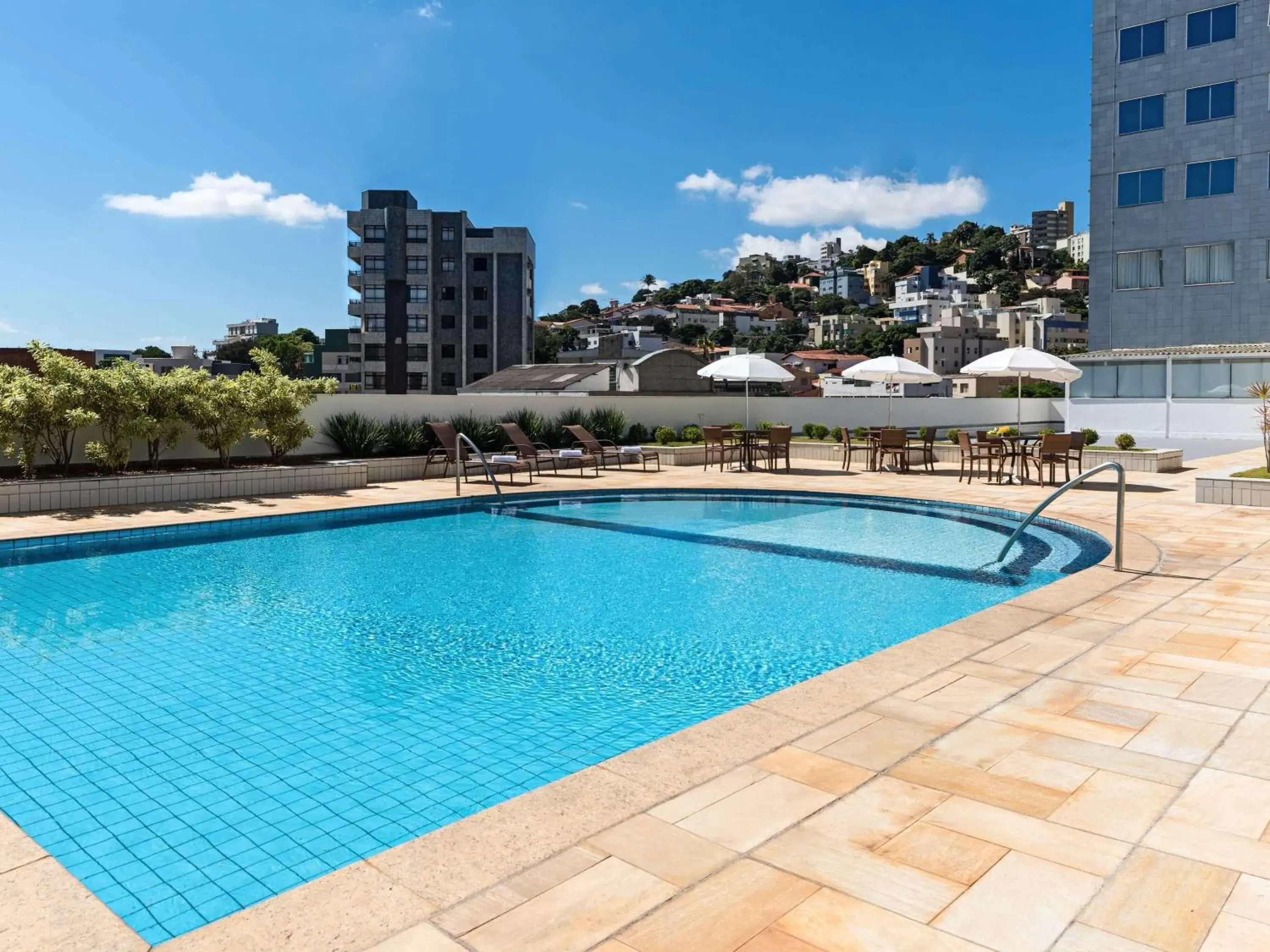 Property building, Swimming Pool in Mercure Belo Horizonte Savassi