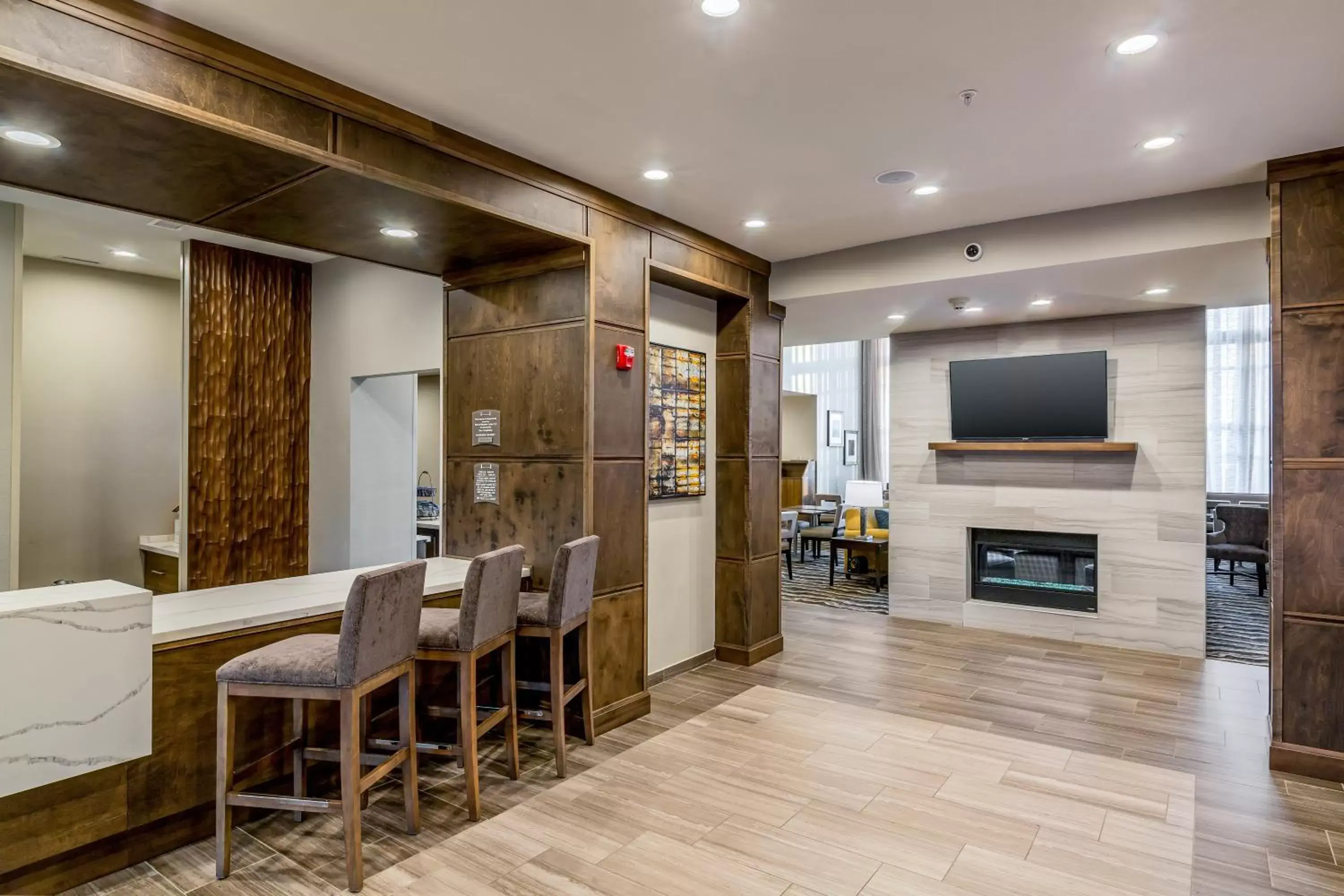 Lobby or reception, Dining Area in Staybridge Suites Florence - Cincinnati South, an IHG Hotel