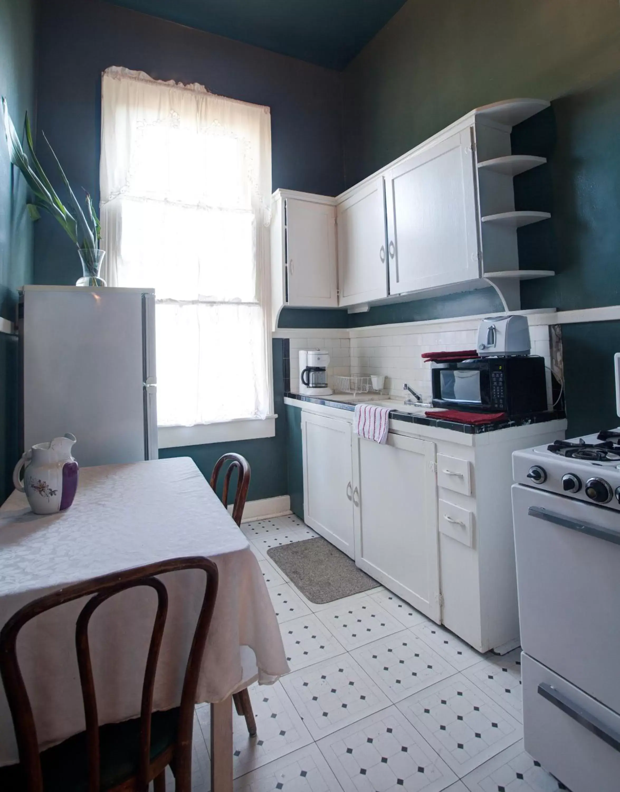 Coffee/tea facilities, Kitchen/Kitchenette in Edgar Degas House Historic Home and Museum