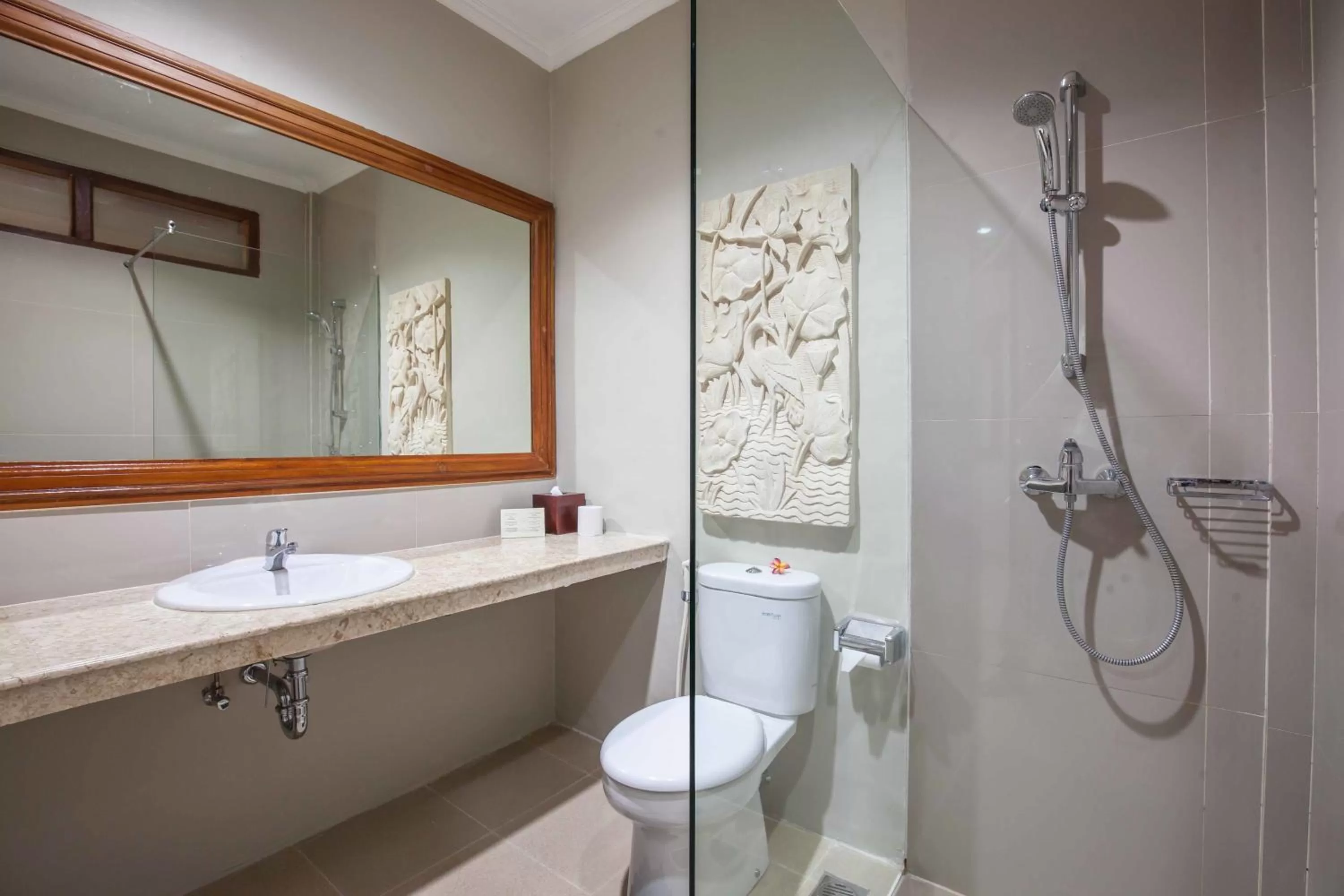 Shower in Vila Shanti Beach Front Hotel Sanur