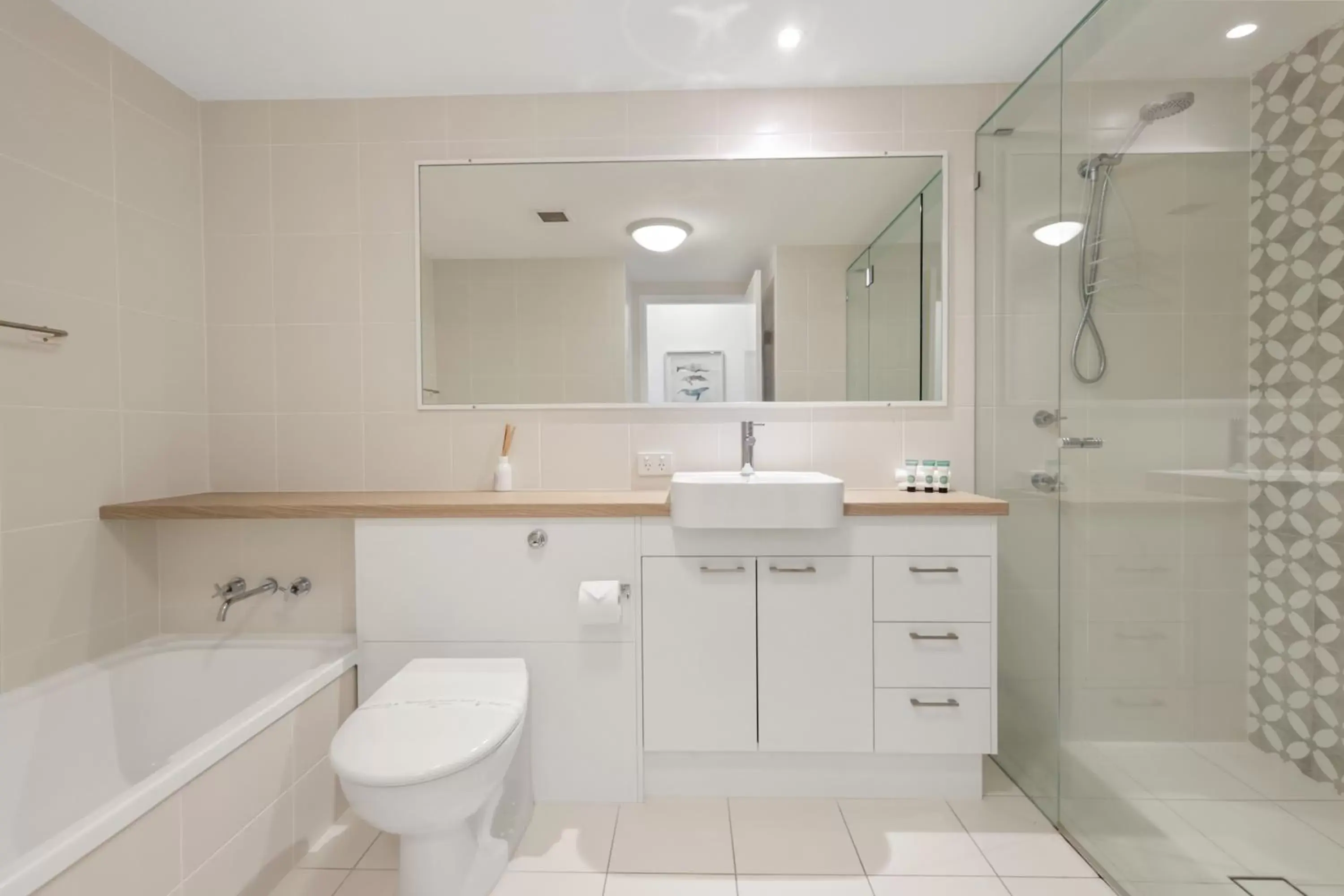 Bathroom in Lennox Beach Resort