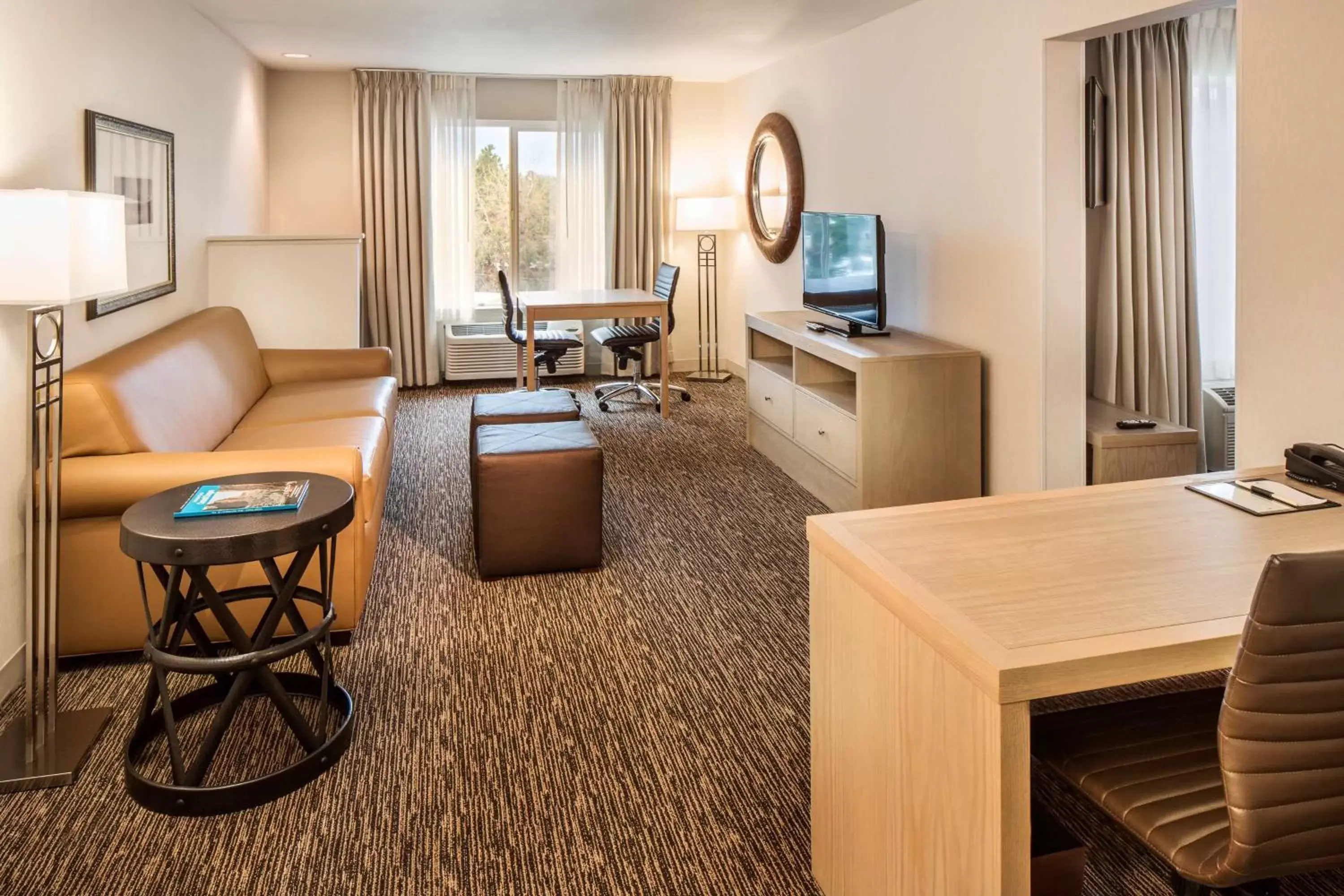 Living room, Seating Area in DoubleTree by Hilton Bend