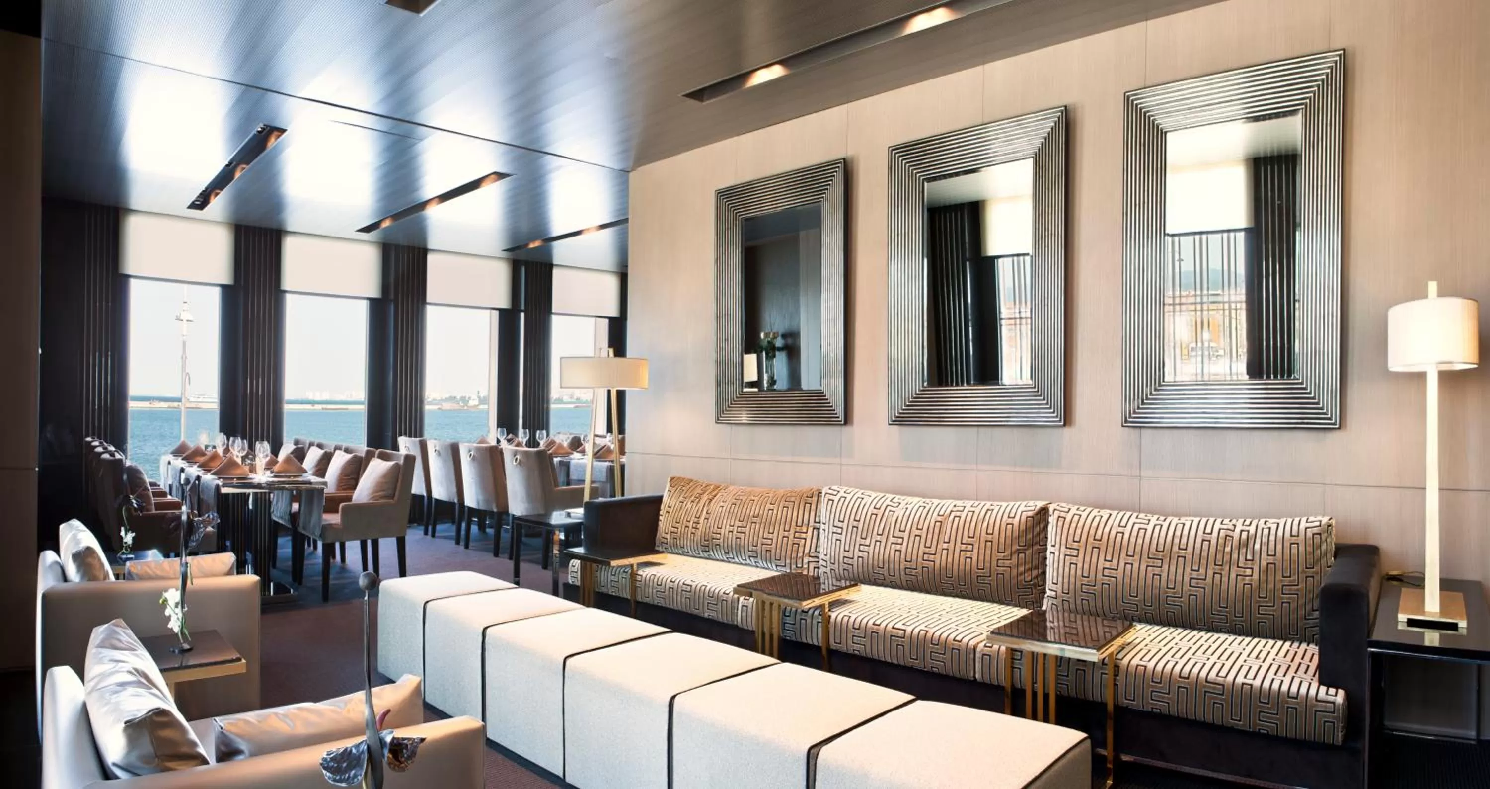 Communal lounge/ TV room in Key Hotel