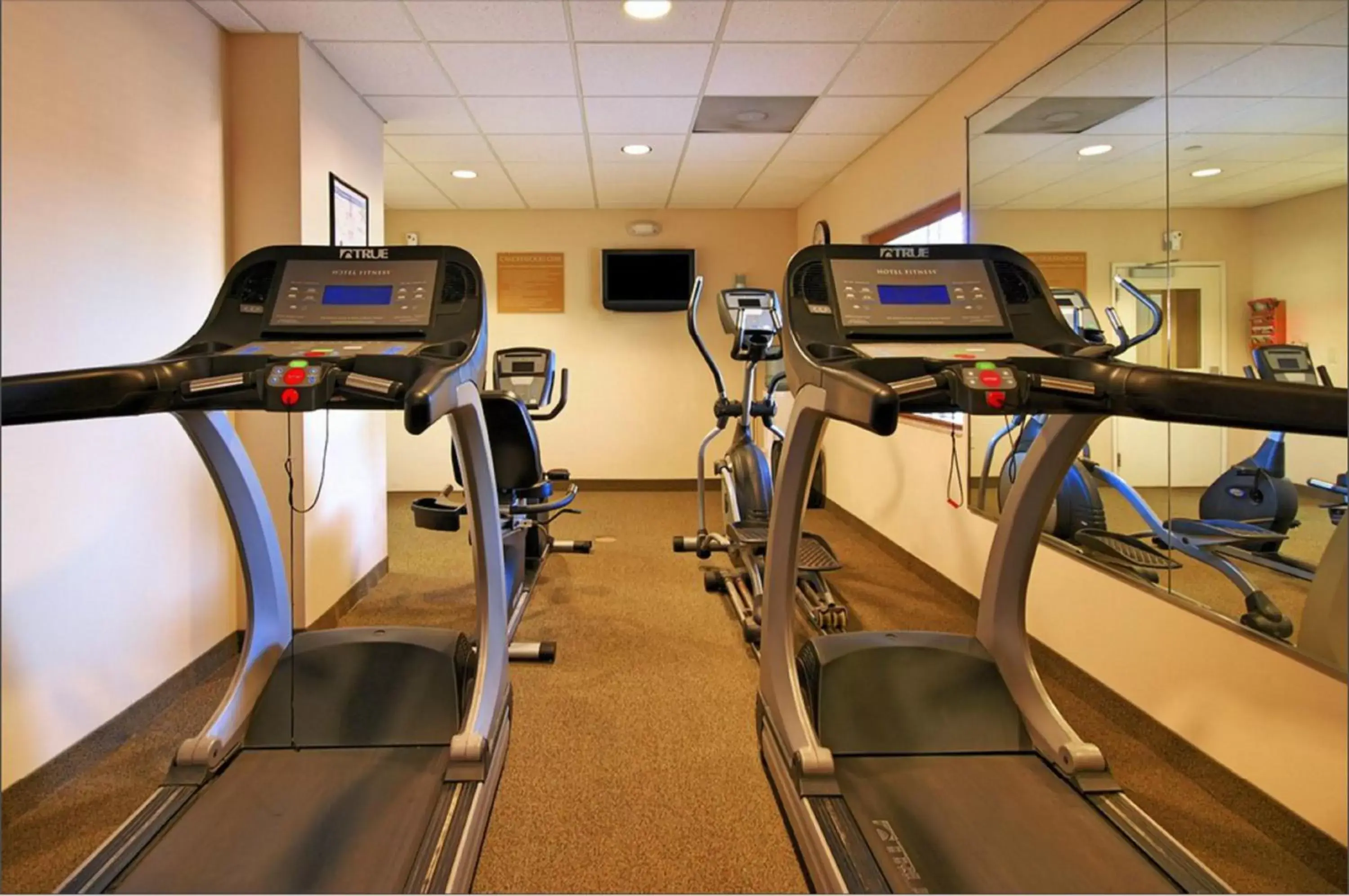Fitness centre/facilities in Candlewood Suites Pearl by IHG Fitness centre/facilities in Candlewood Suites Pearl by IHG