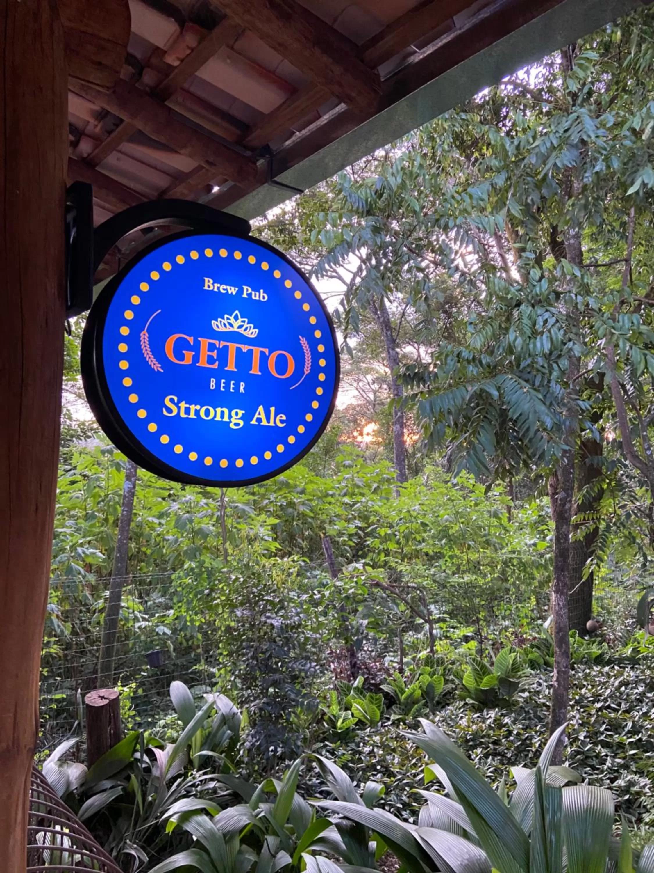 A Mi Manera Pousada , cerveja própria e Bistrô !