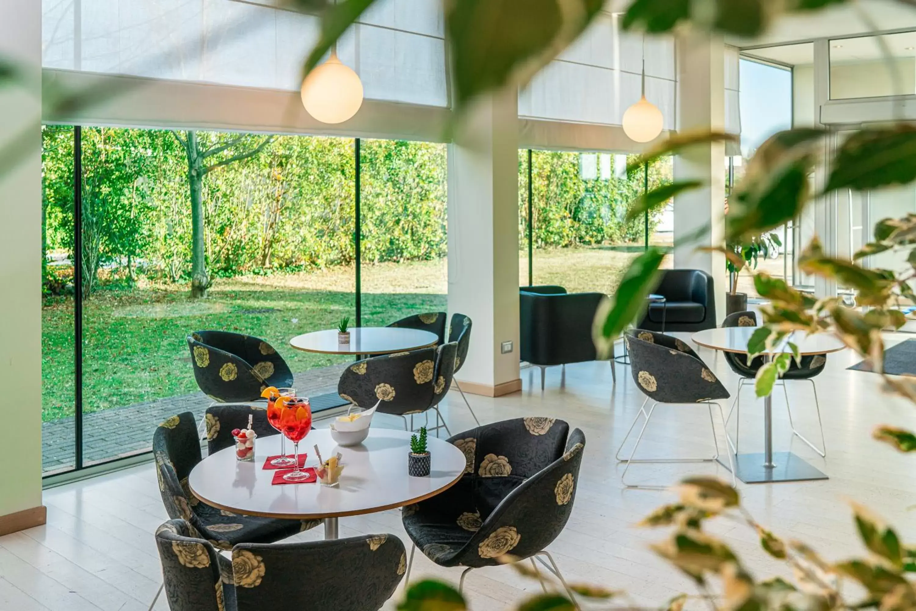 Garden, Restaurant/Places to Eat in Meditur Hotel Udine Nord