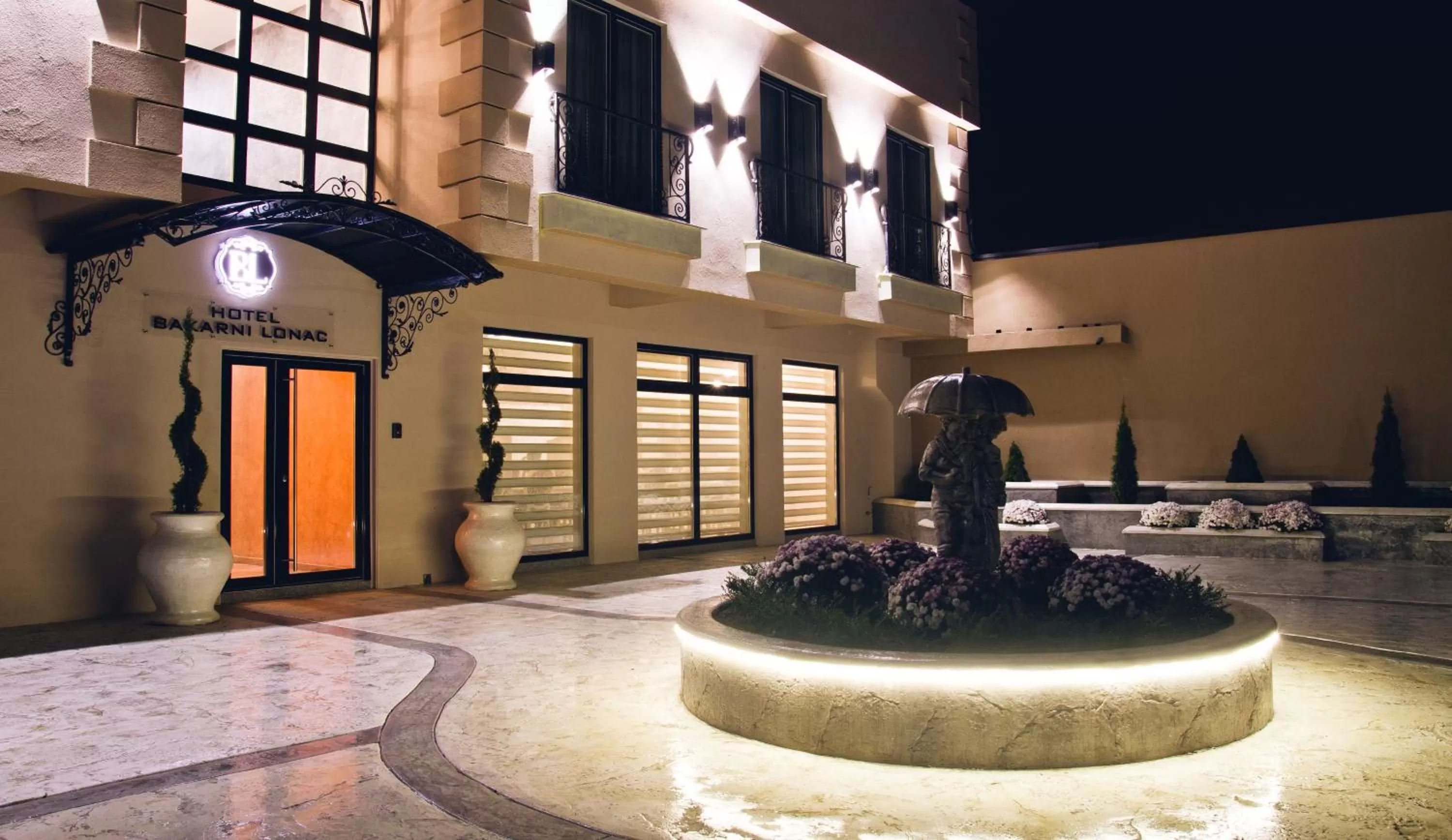 Facade/entrance in Hotel Bakarni Lonac