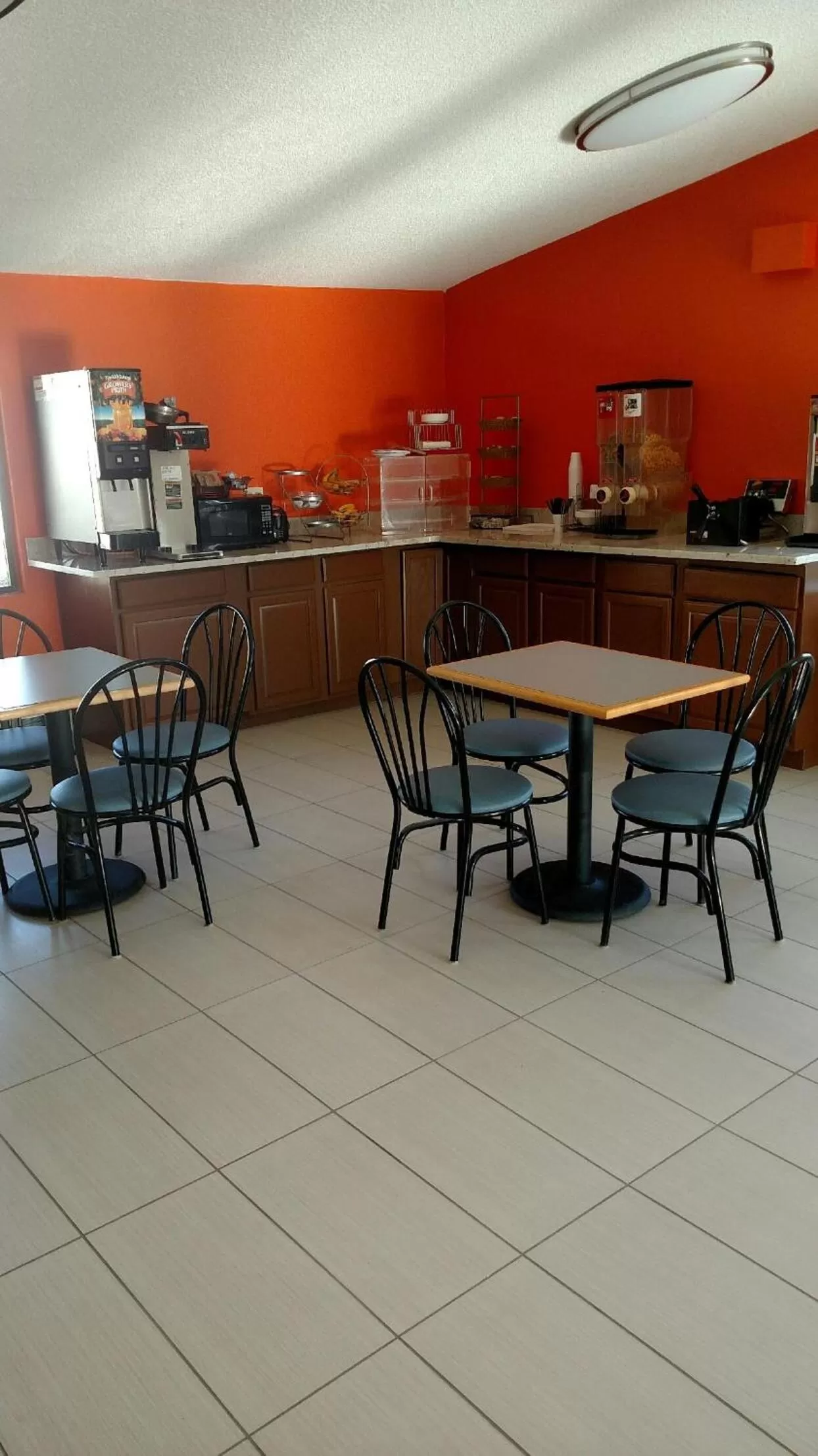 Howard Johnson by Wyndham Wilmington