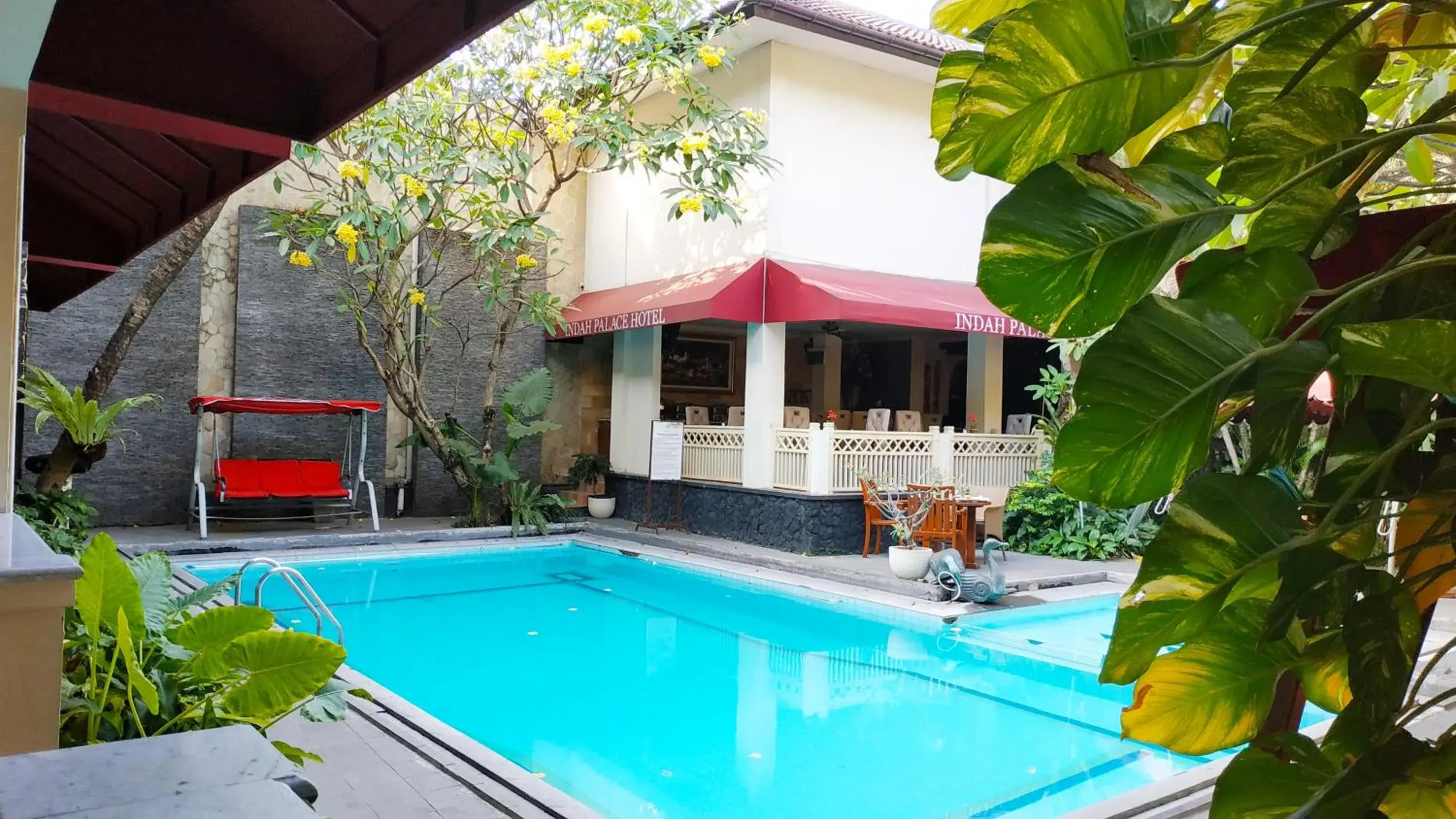 Swimming Pool in Hotel Indah Palace Yogyakarta
