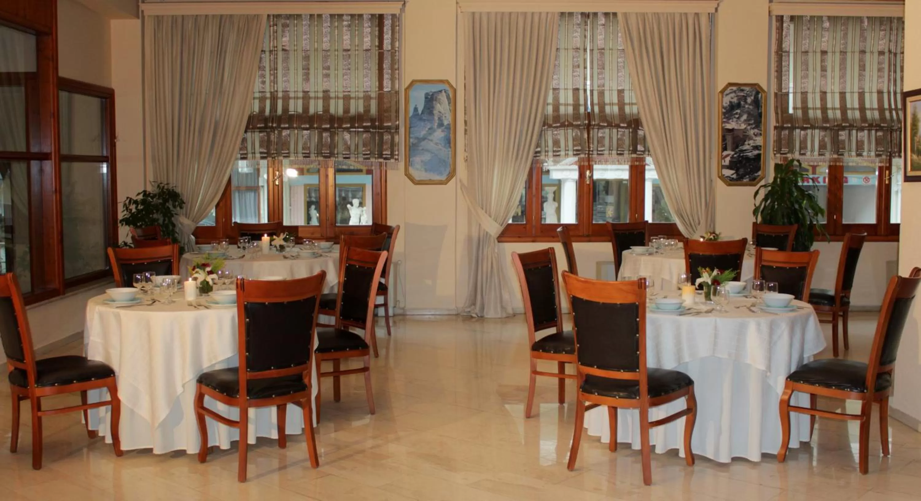 Restaurant/places to eat in Famissi Hotel