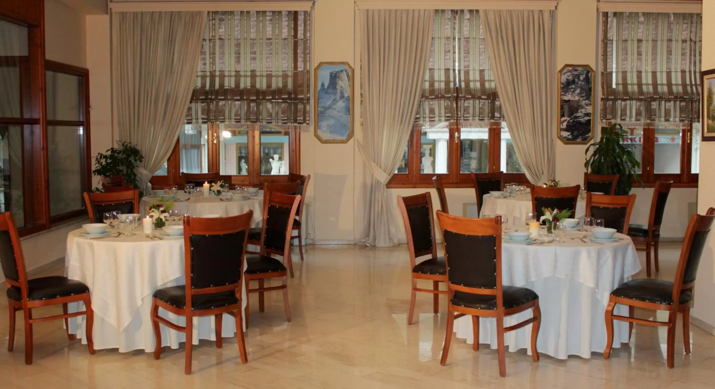 Restaurant/places to eat in Famissi Hotel Restaurant/places to eat in Famissi Hotel