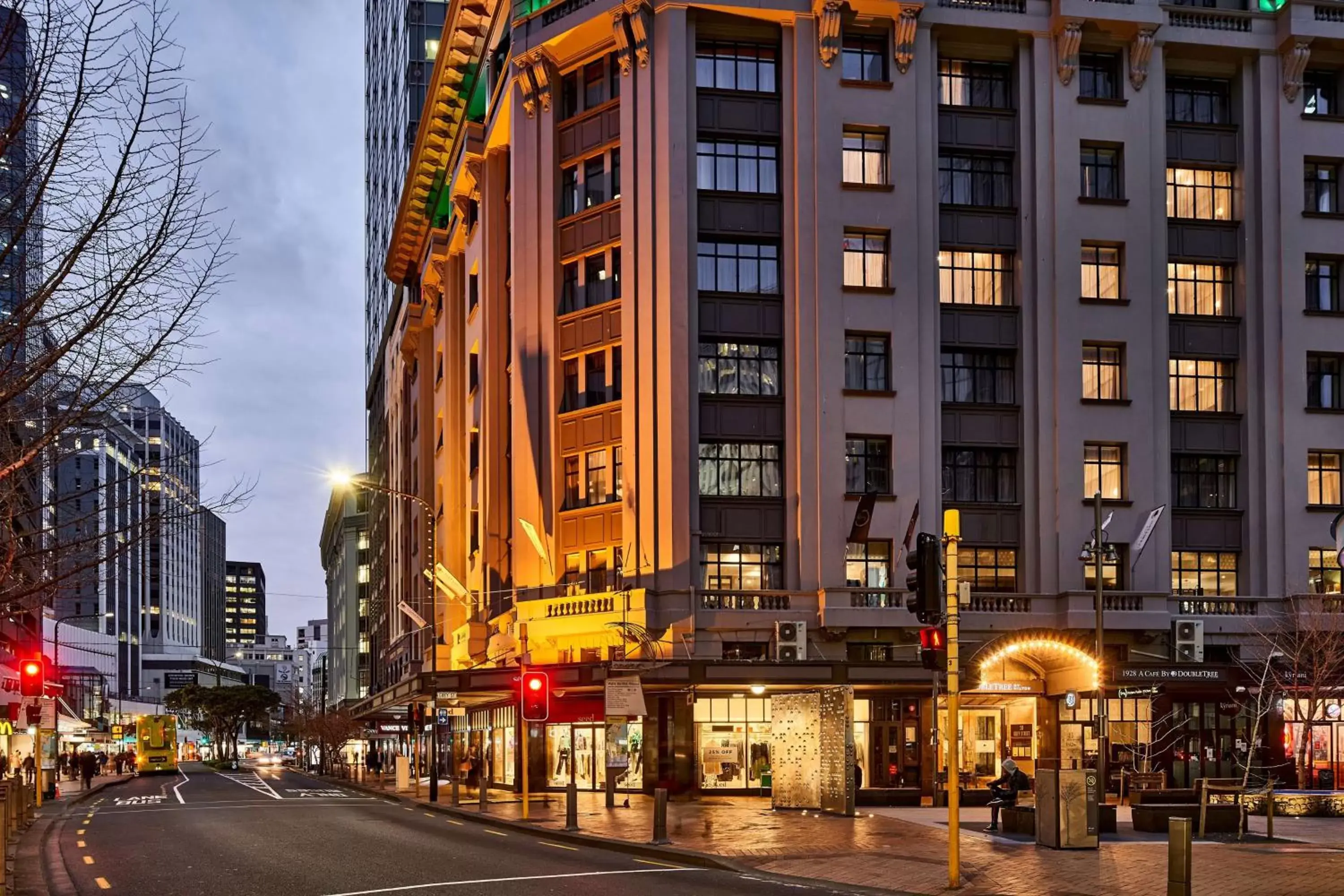 Property building in Doubletree By Hilton Wellington Property building in Doubletree By Hilton Wellington