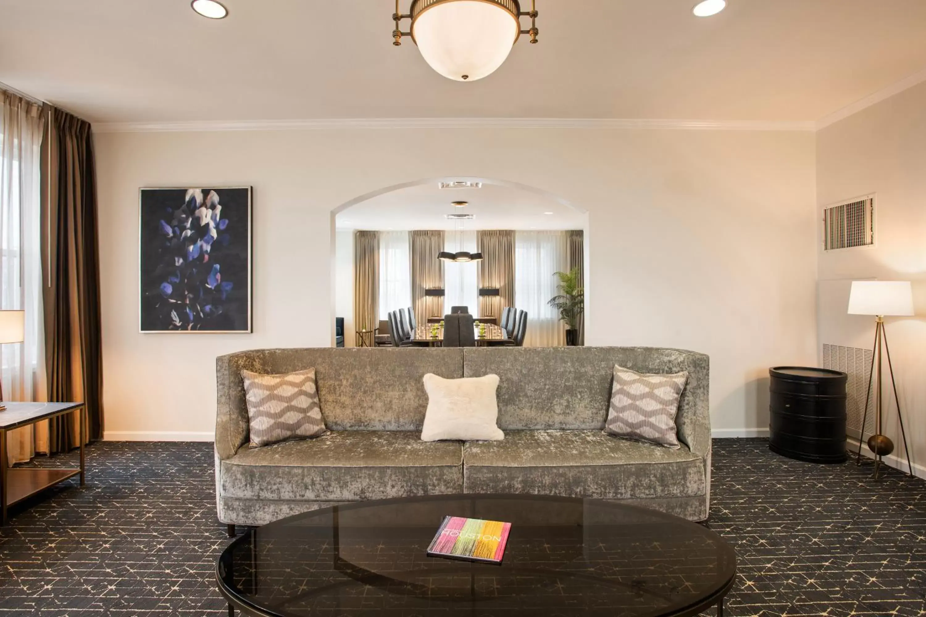 Living room, Seating Area in Magnolia Hotel Houston, a Tribute Portfolio Hotel