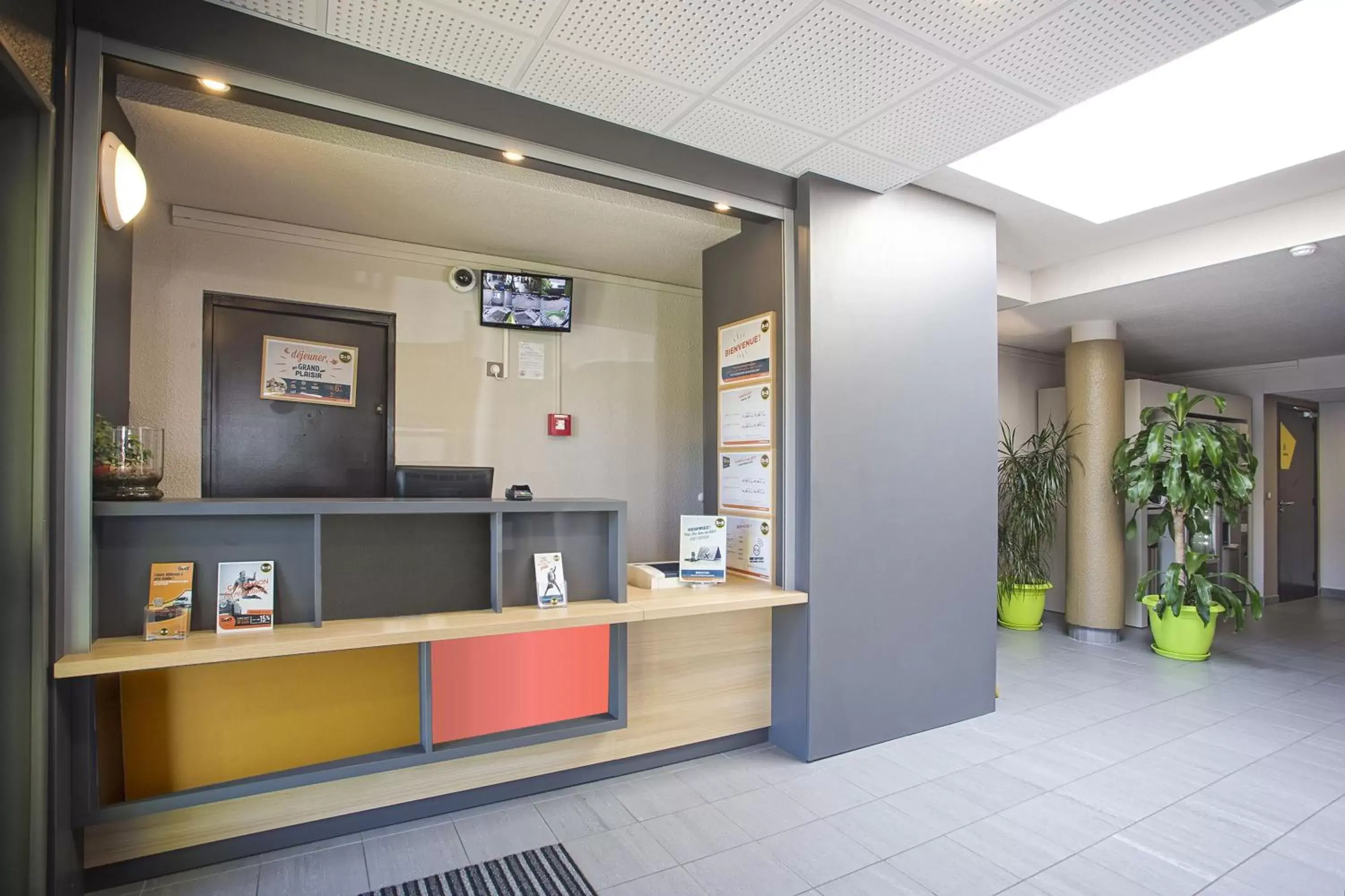 Lobby or reception, Lobby/Reception in B&B HOTEL Dreux Centre