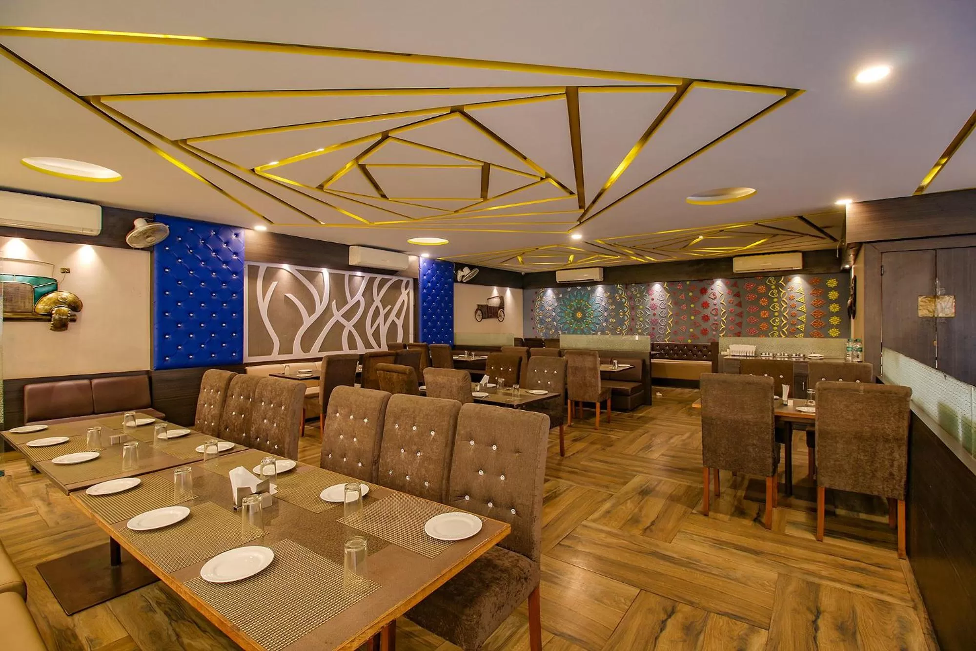 Restaurant/Places to Eat in FabHotel 4G