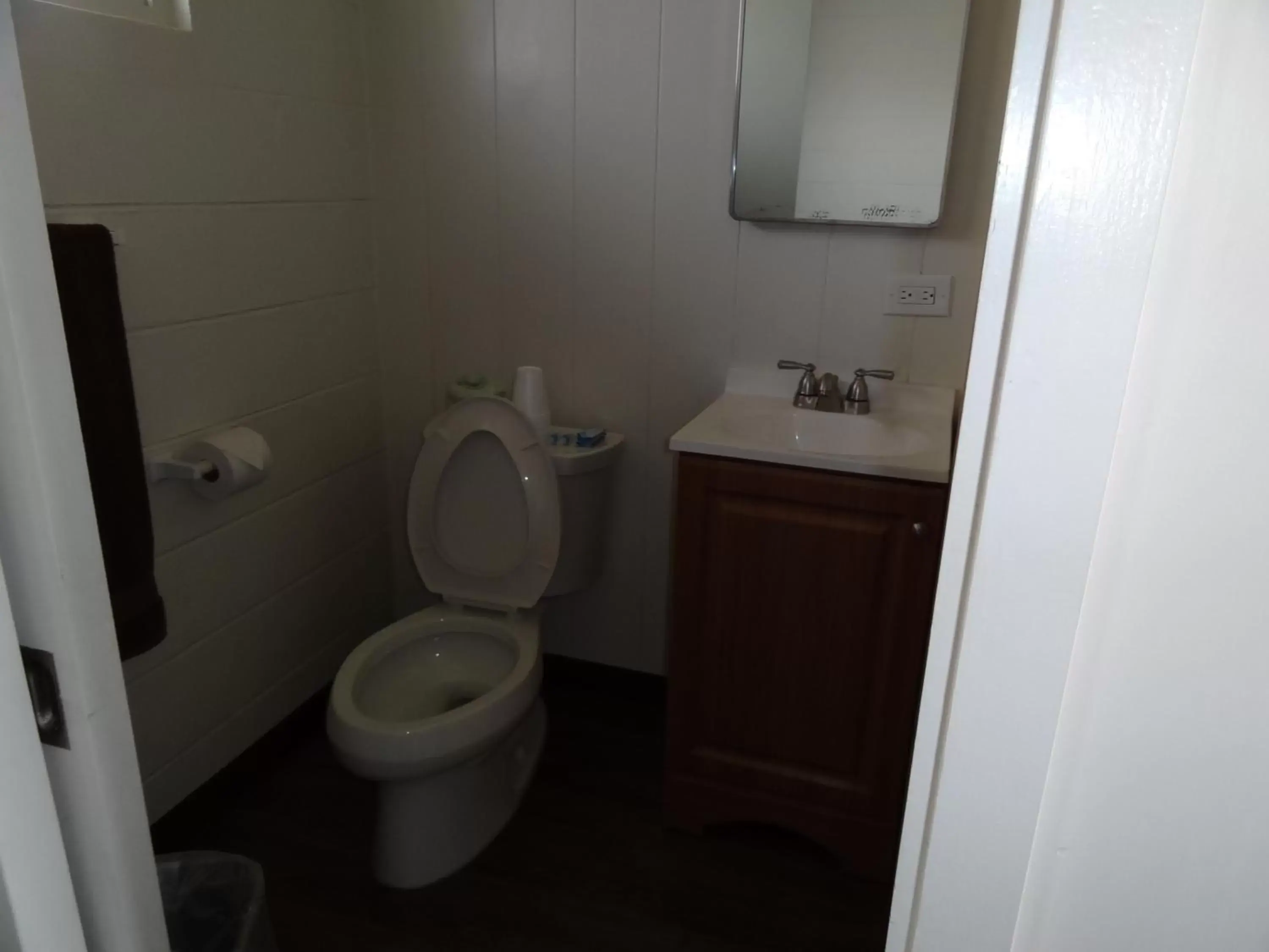Bathroom in Tip Top Motel