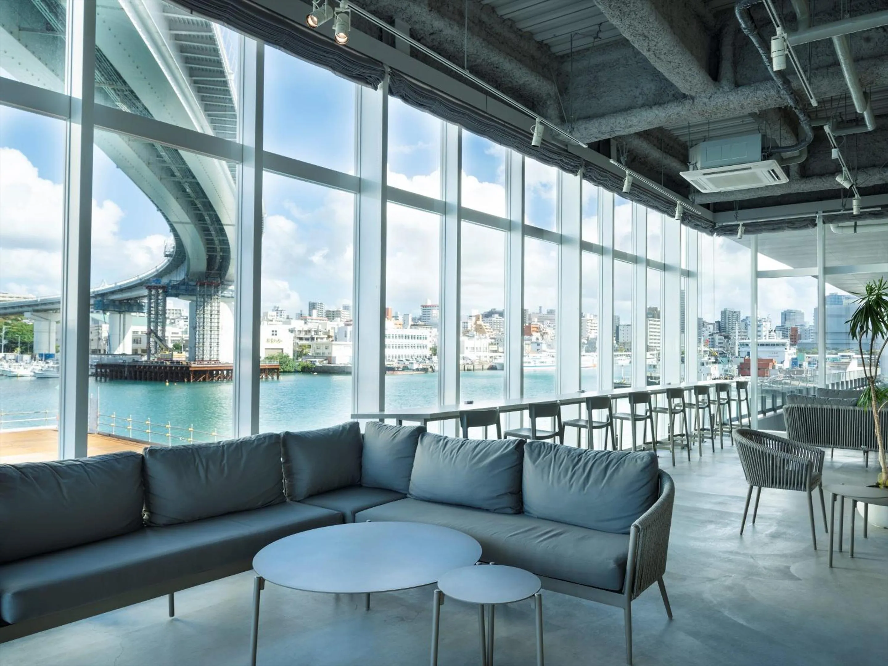 Communal lounge/ TV room in HOTEL ANTEROOM NAHA