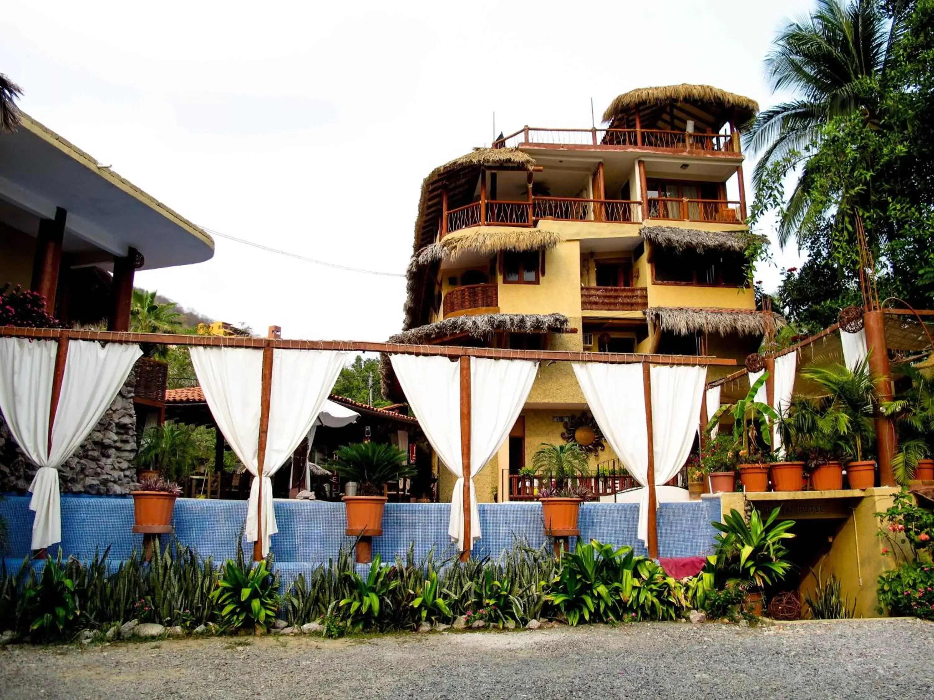 Facade/entrance, Property Building in Hotel Villas Las Azucenas