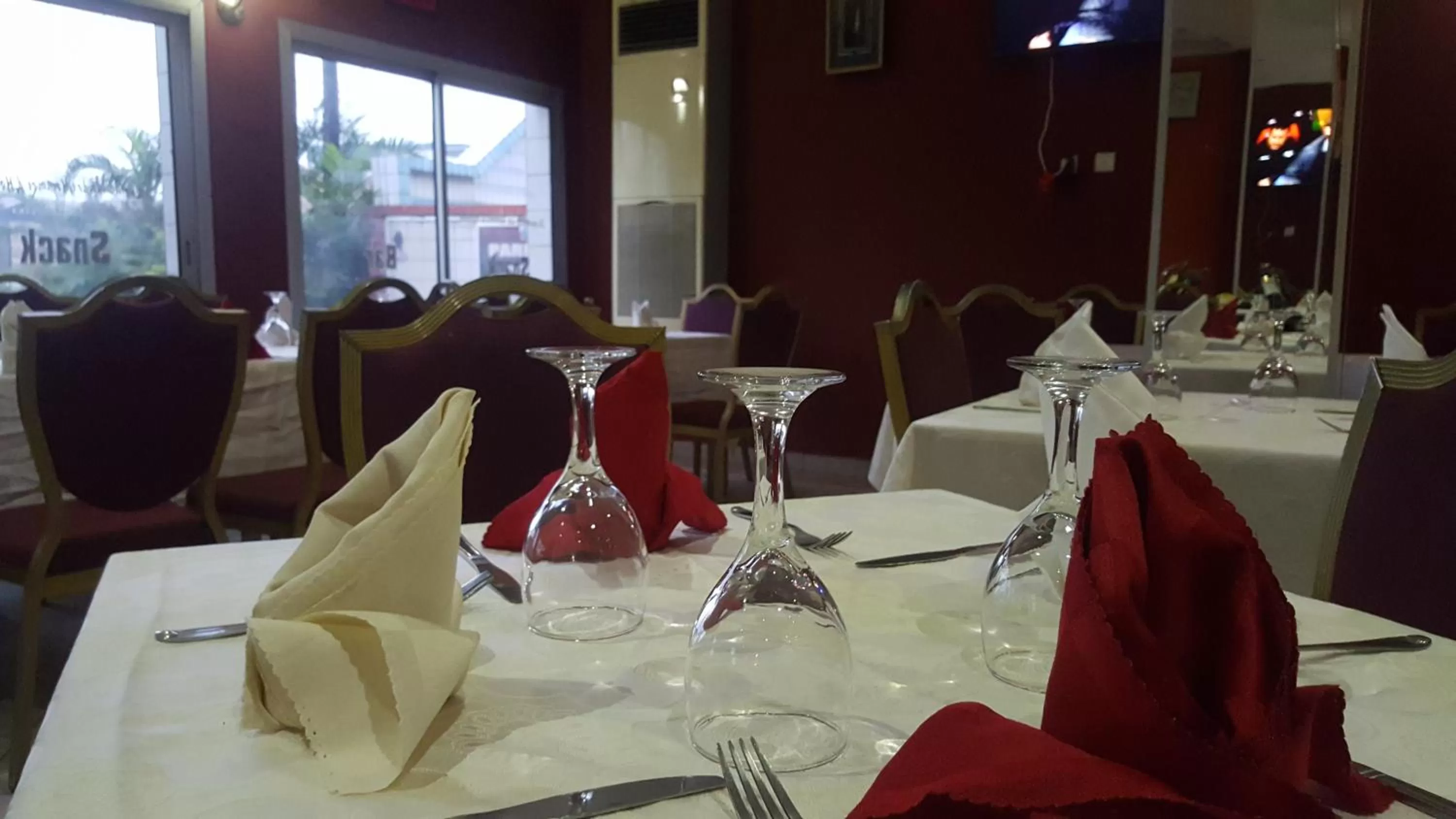 Restaurant/Places to Eat in Peninsula Hotel Douala
