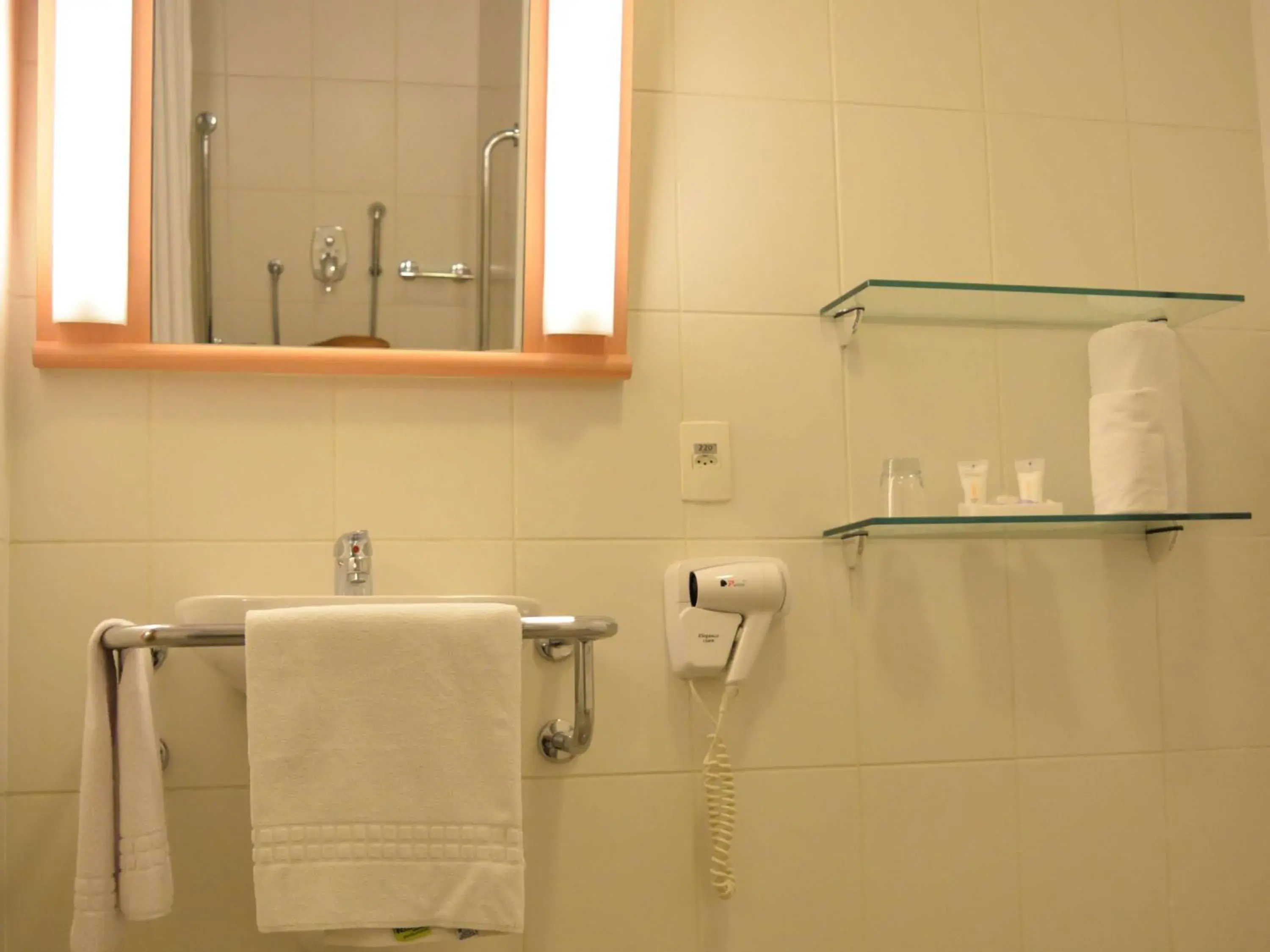 Photo of the whole room, Bathroom in Novotel Rio de Janeiro Barra da Tijuca