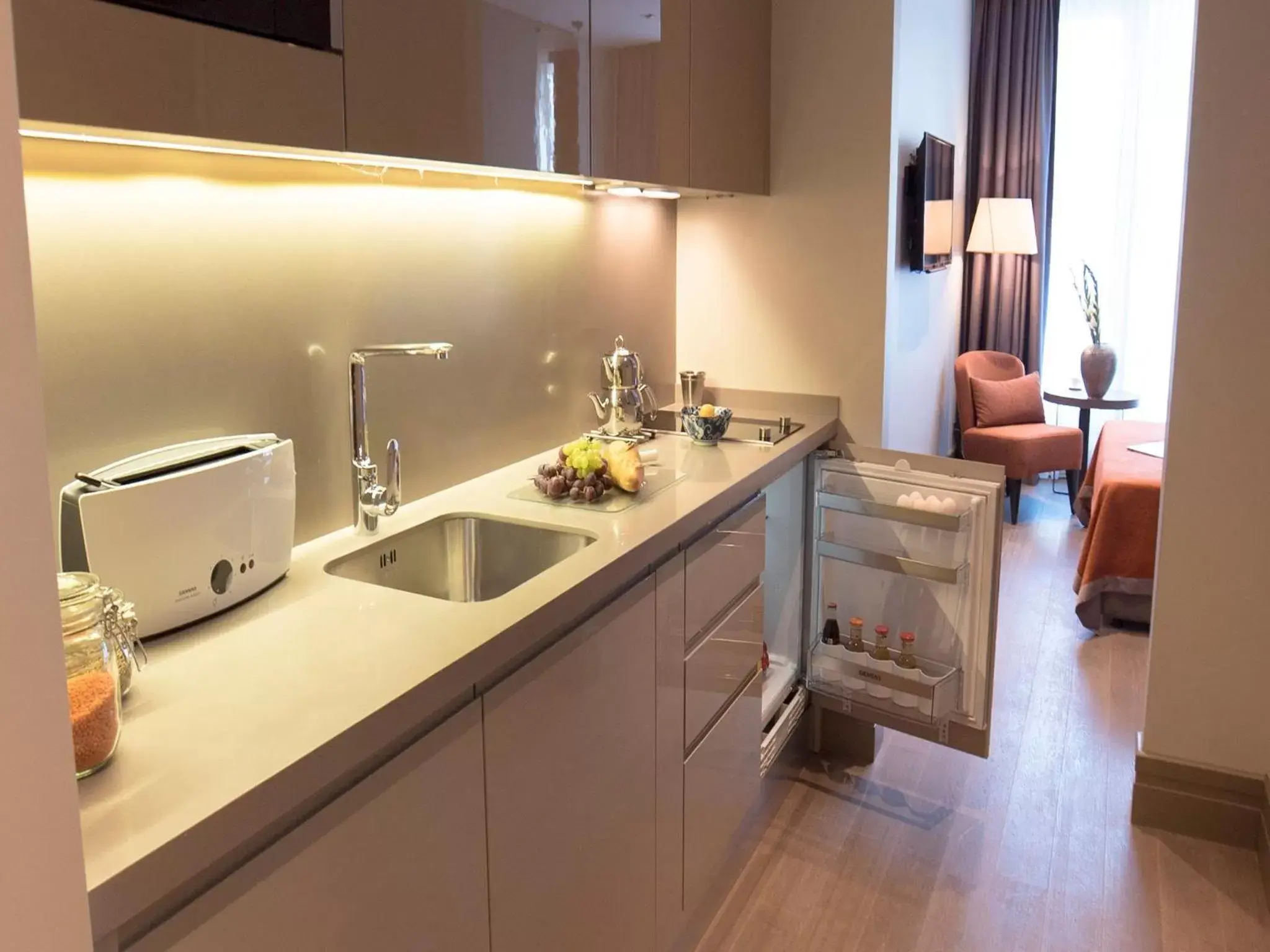 Kitchen or kitchenette, Kitchen/Kitchenette in Sentire Hotels & Residences