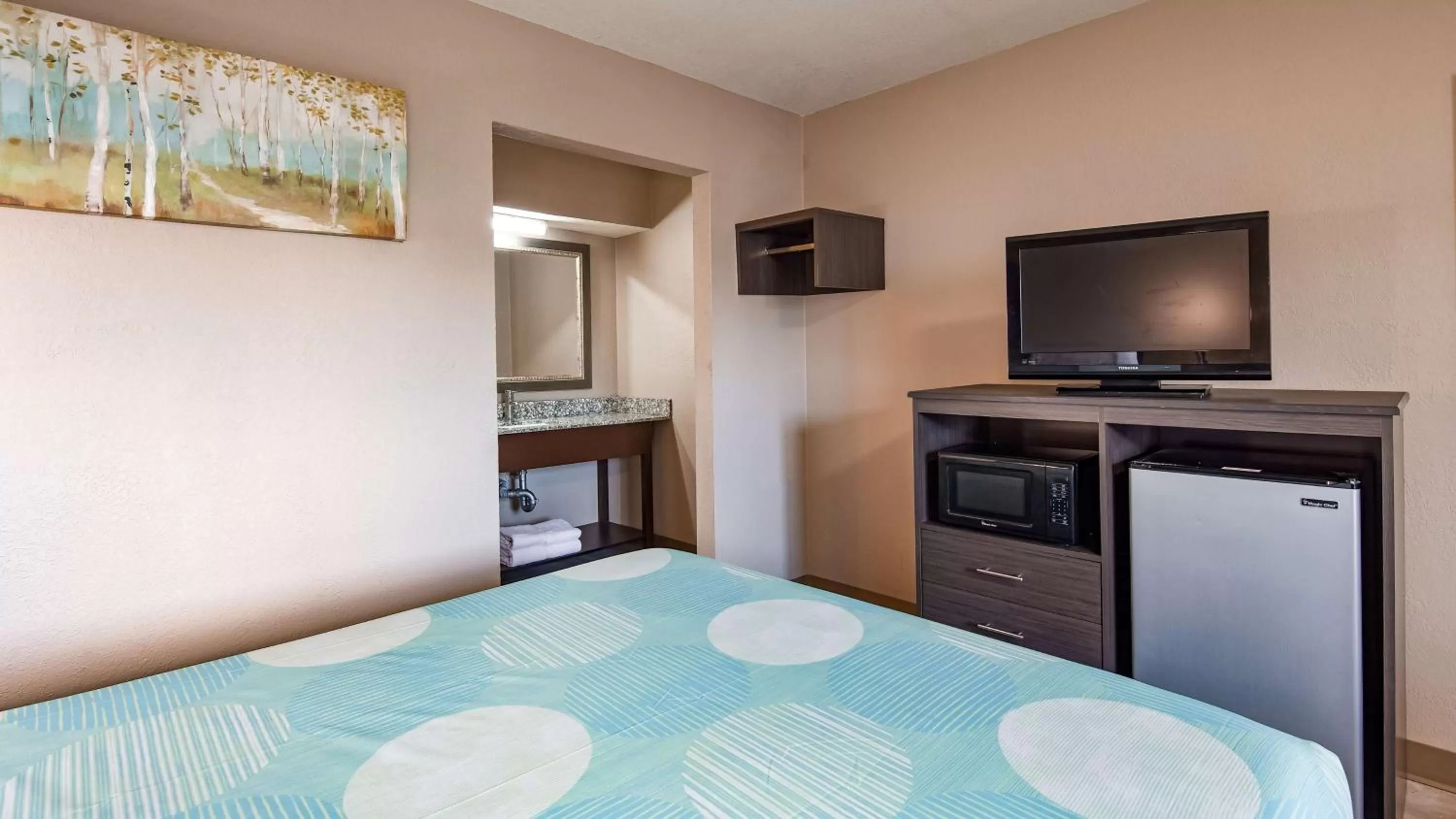 Photo of the whole room in SureStay Hotel By Best Western Olathe