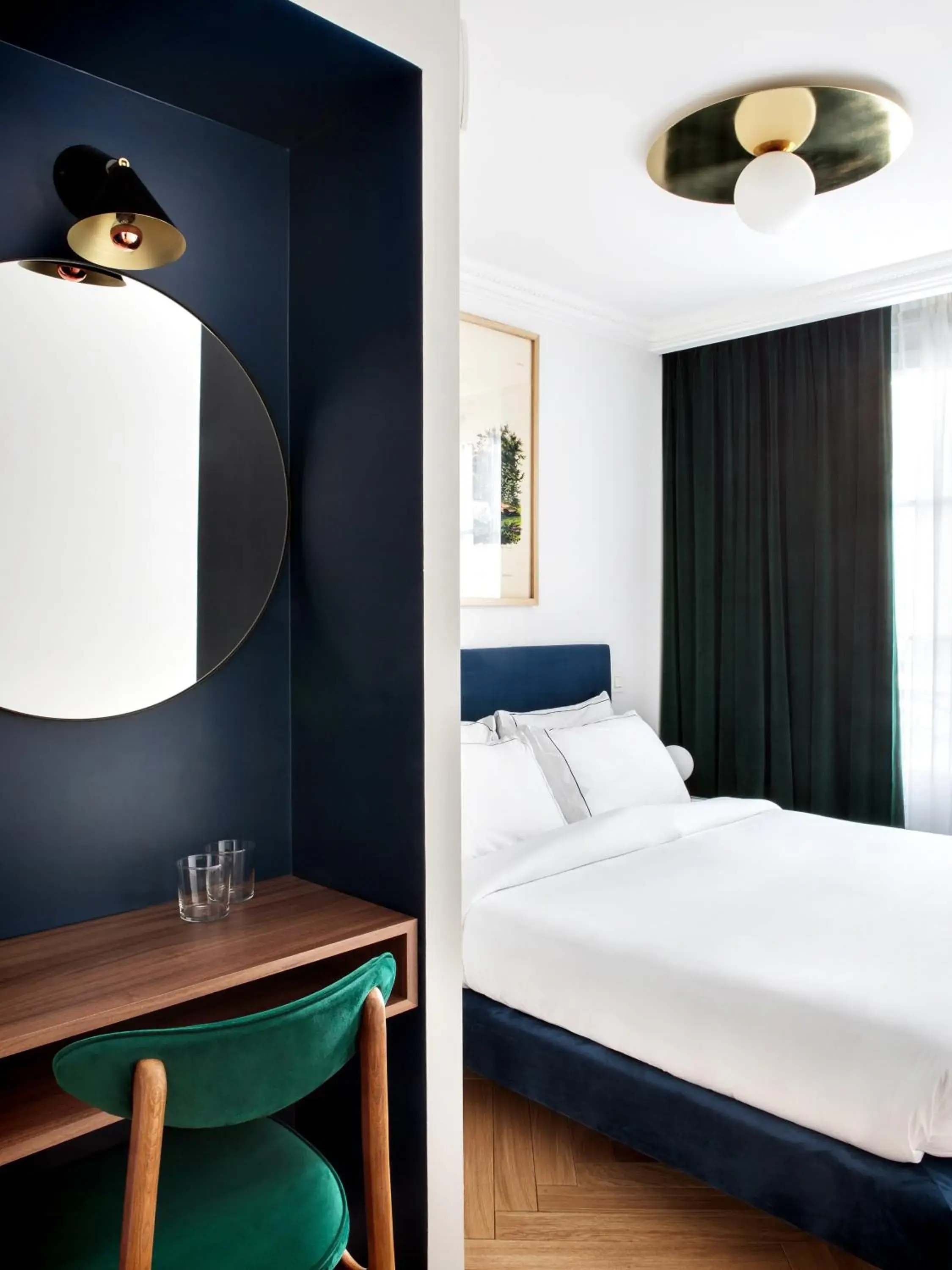 Bed in Hotel Rendez-Vous Batignolles