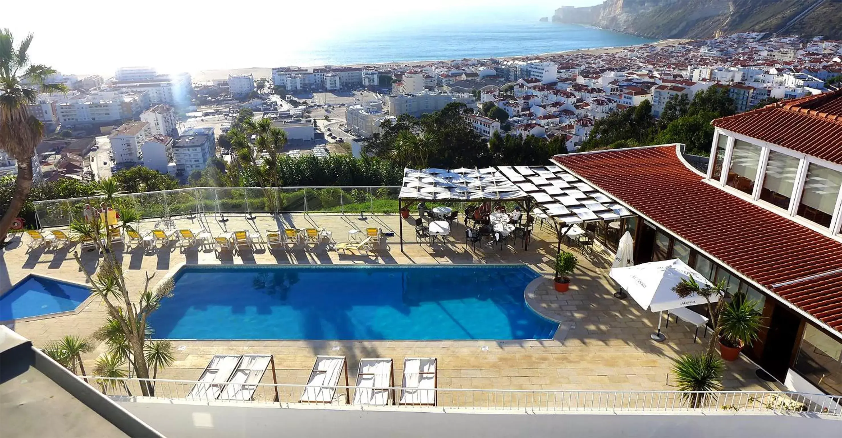 Restaurant/places to eat, Pool View in Miramar Hotel Spa & Apartments