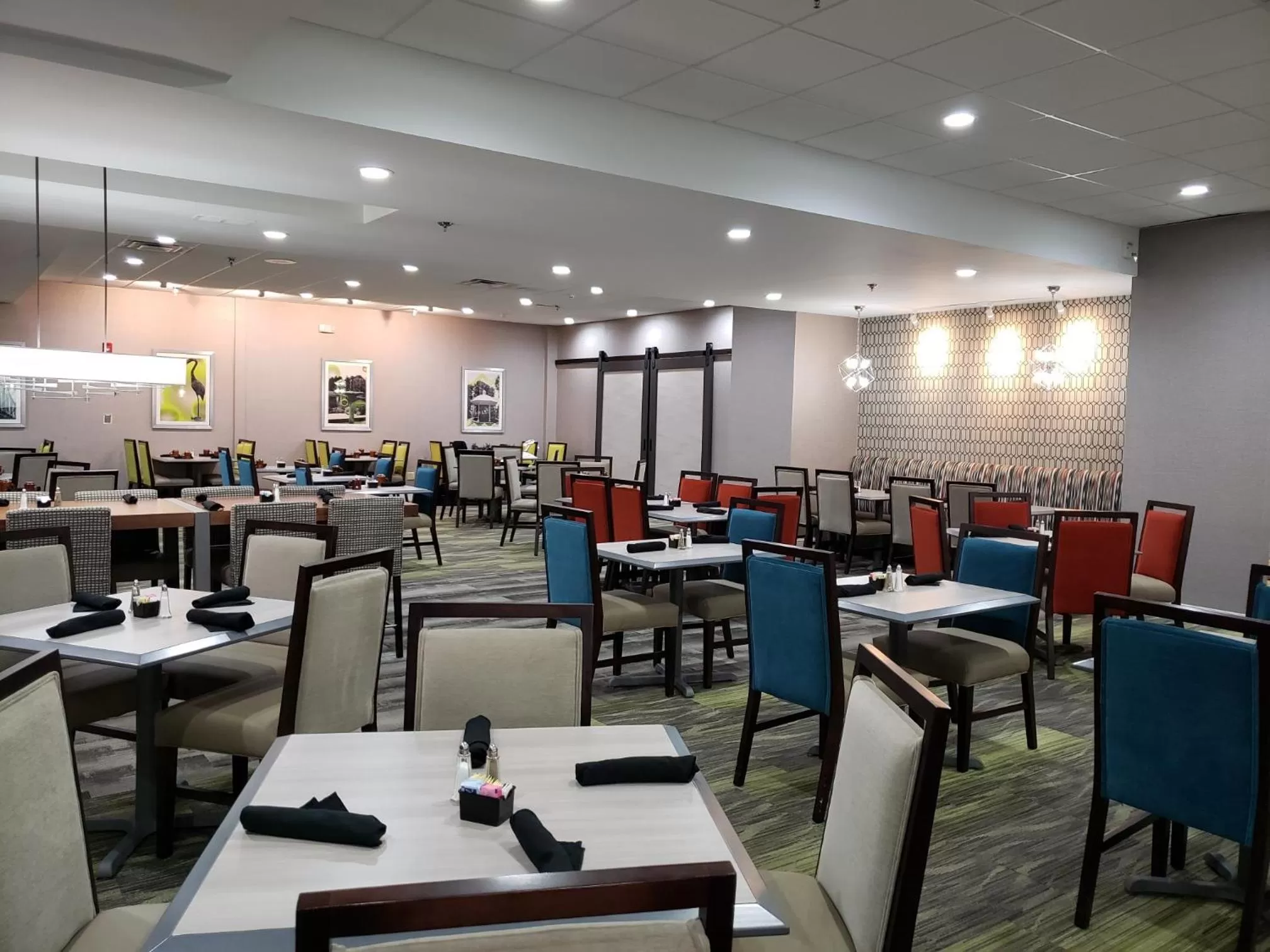 Restaurant/places to eat in Holiday Inn Huntsville - Research Park by IHG