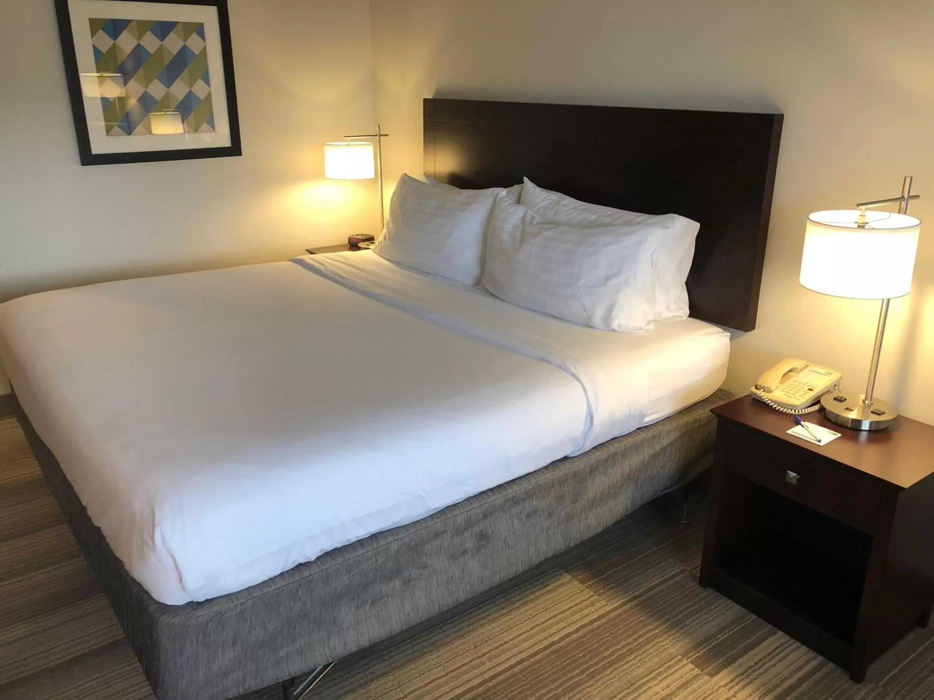 Photo of the whole room, Bed in Holiday Inn Express Dayton, an IHG Hotel
