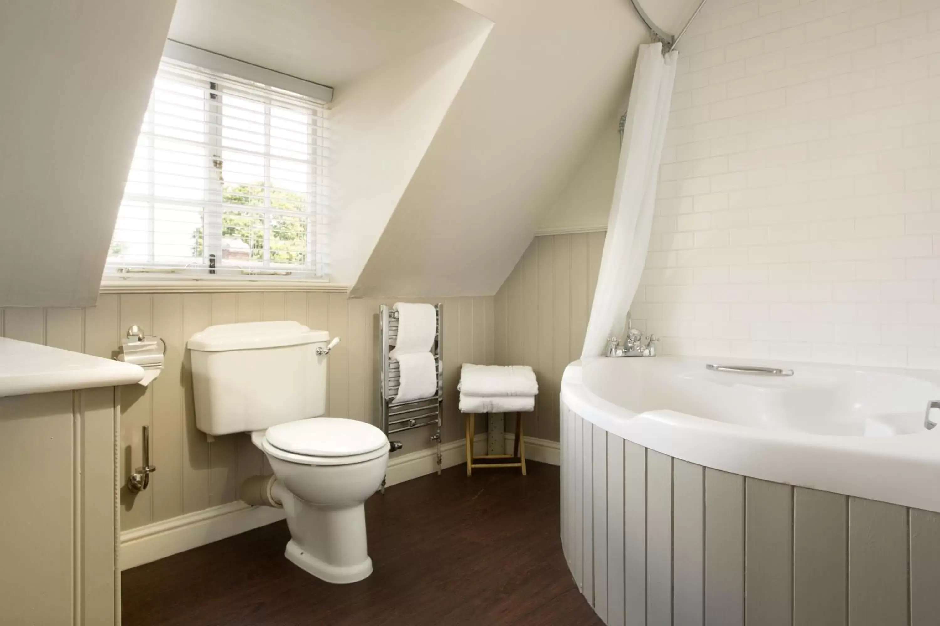 Bathroom in The George Hotel & Brasserie, Cranbrook