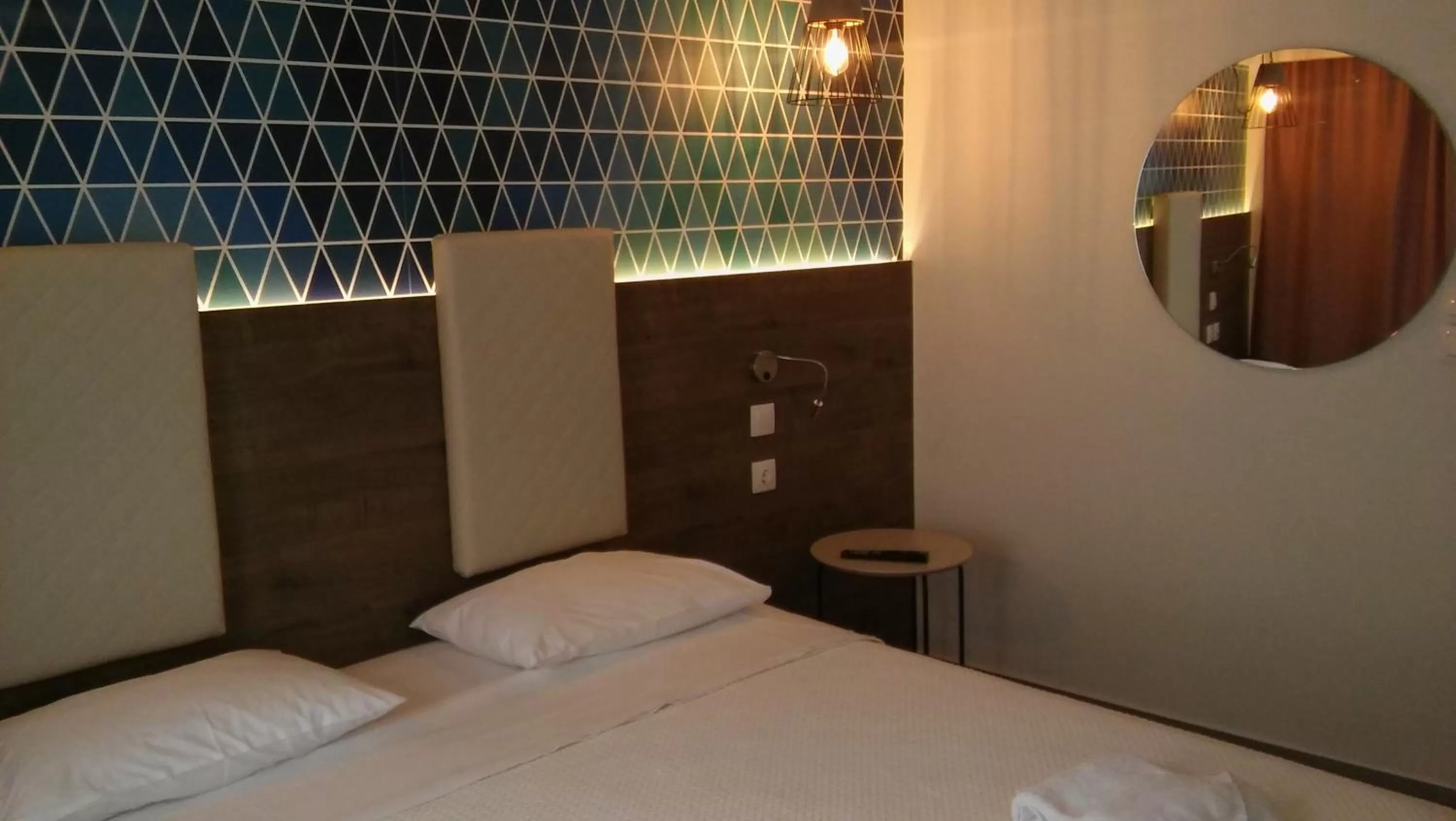 Bedroom, Bed in Metropolitan