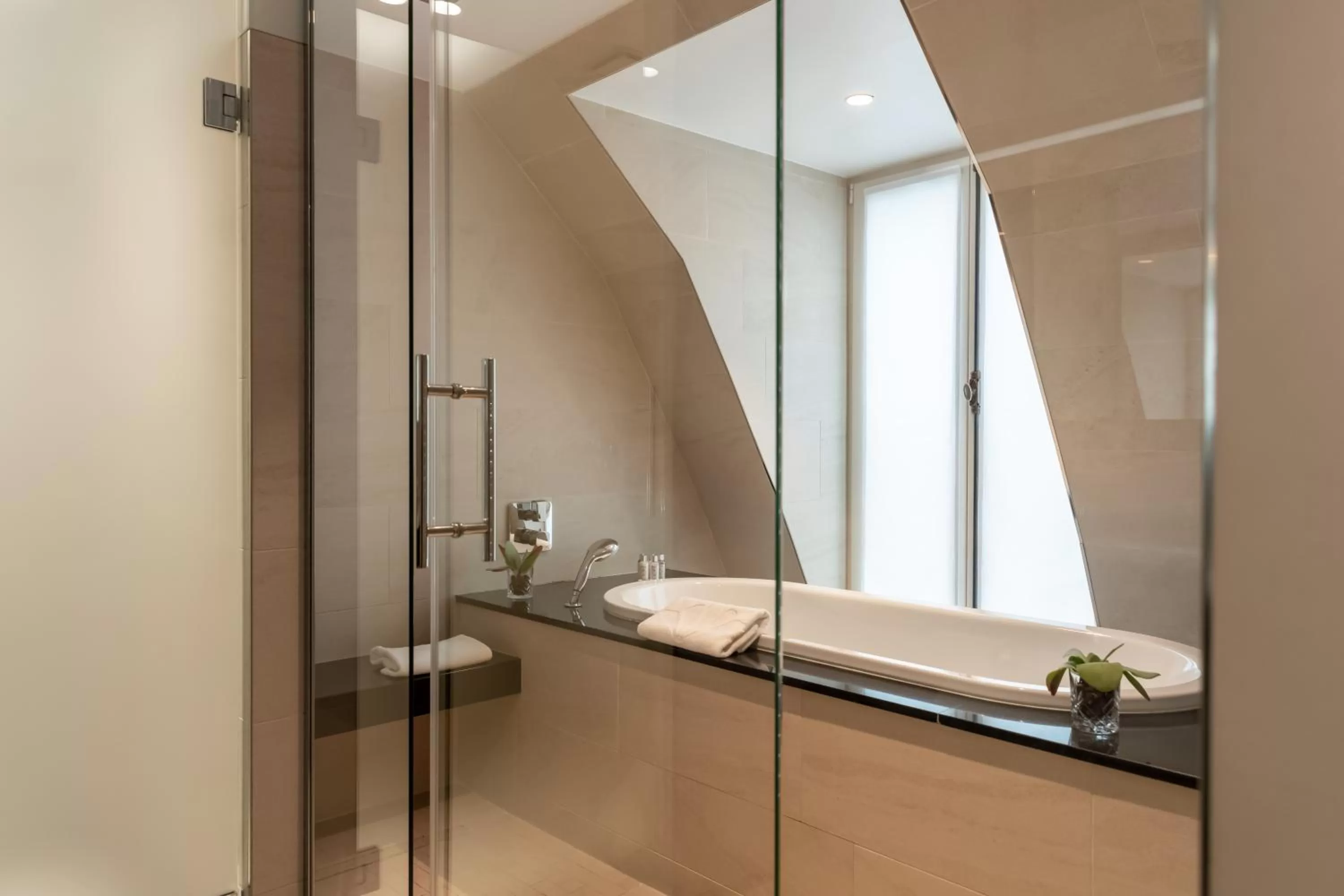 Bathroom in Maison Albar - Le Pont-Neuf