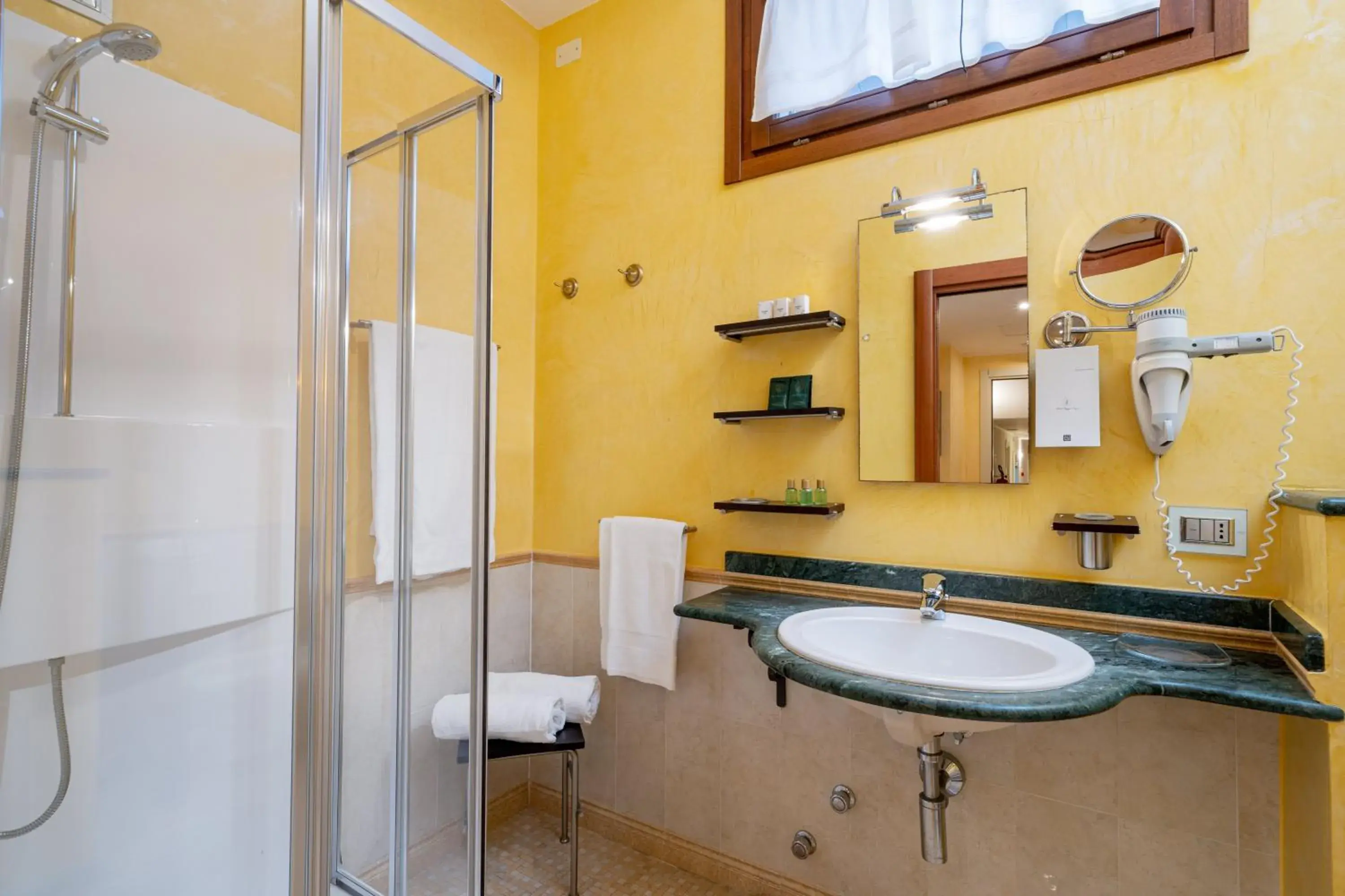 Bathroom in Hotel Punta Negra