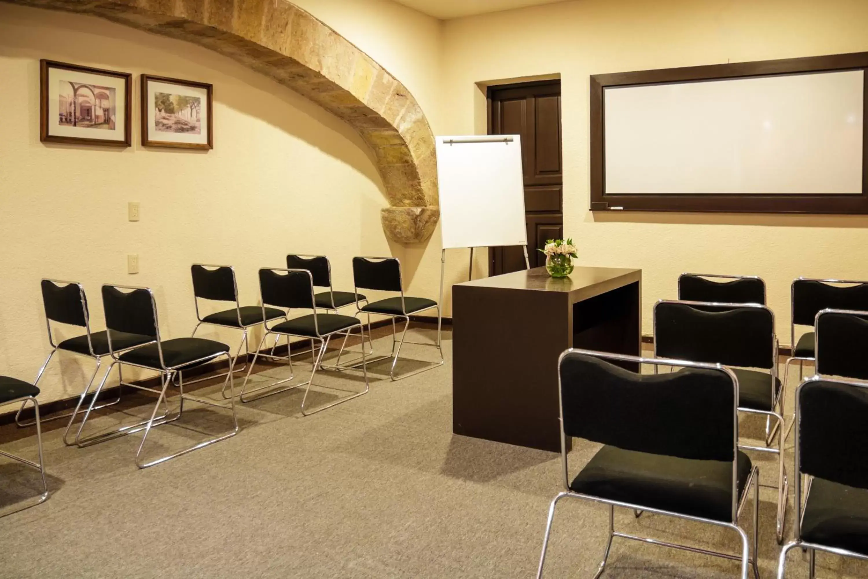 Business facilities in Mision Catedral Morelia