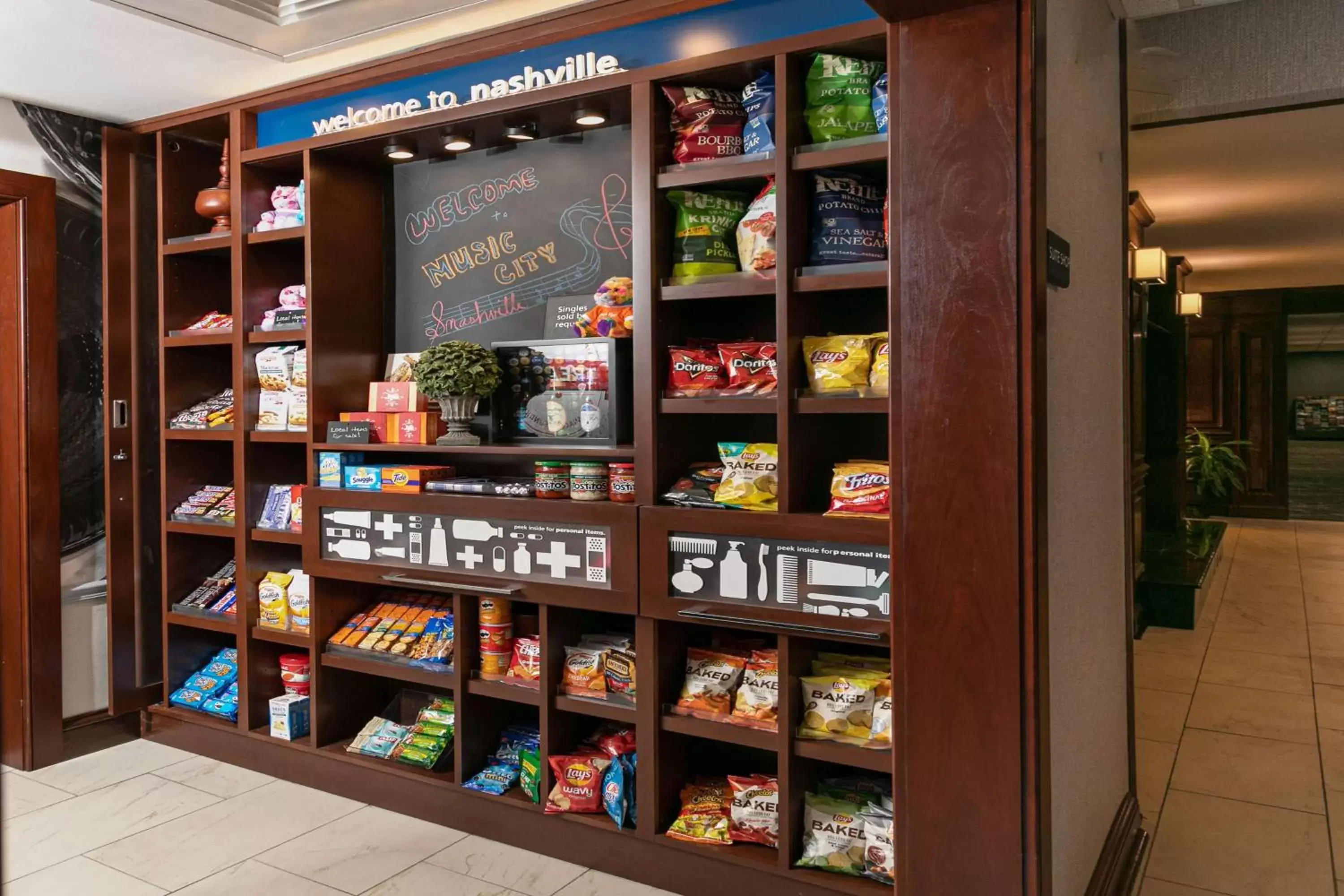 Restaurant/places to eat, Supermarket/Shops in Hampton Inn & Suites Nashville-Green Hills