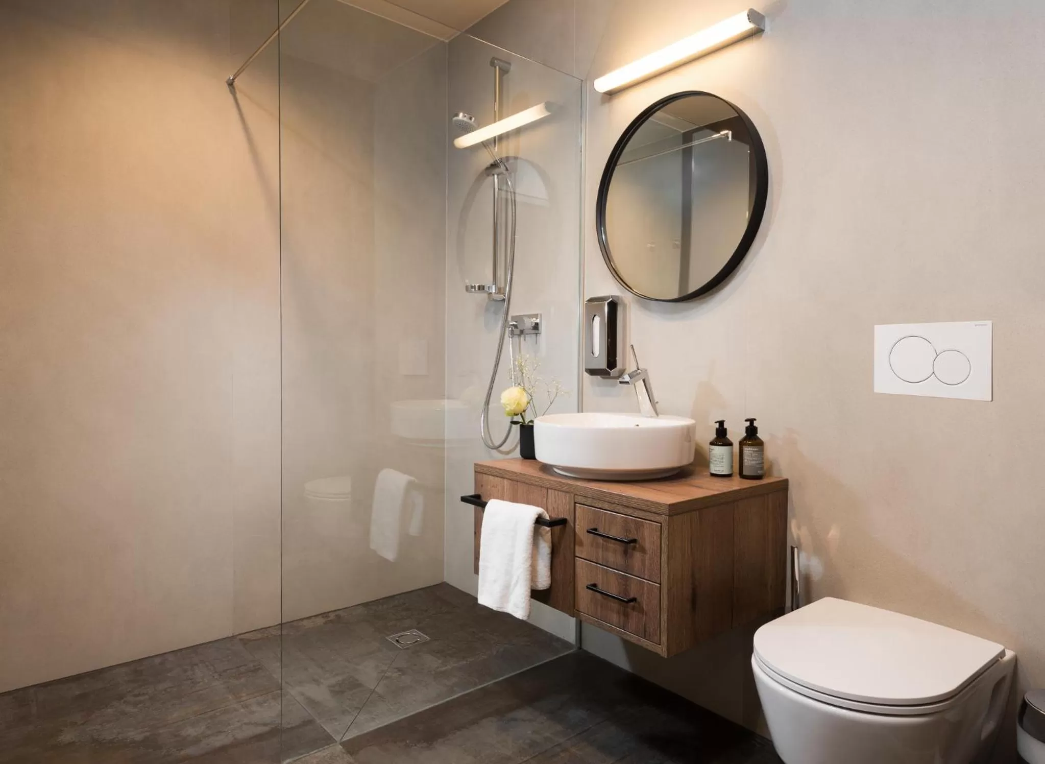 Shower in master Linzergasse