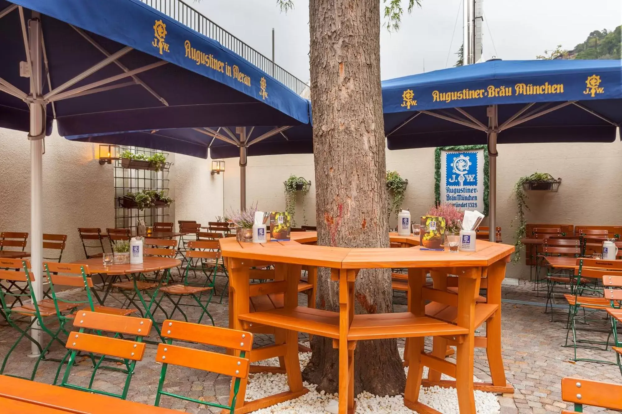 Patio, Restaurant/Places to Eat in Augustiner in Meran