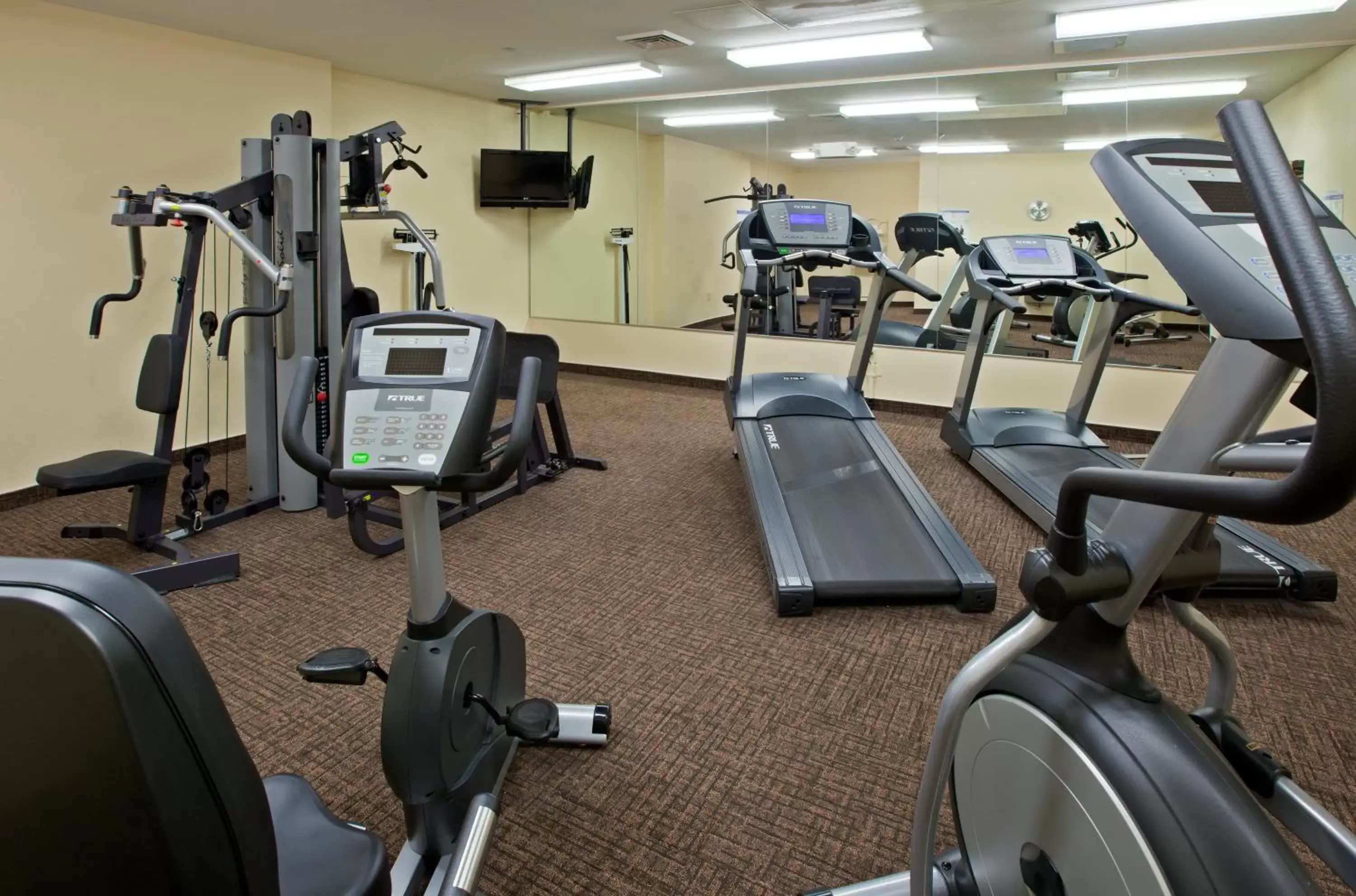 Spa and wellness centre/facilities, Fitness Center/Facilities in Candlewood Suites Louisville North, an IHG Hotel