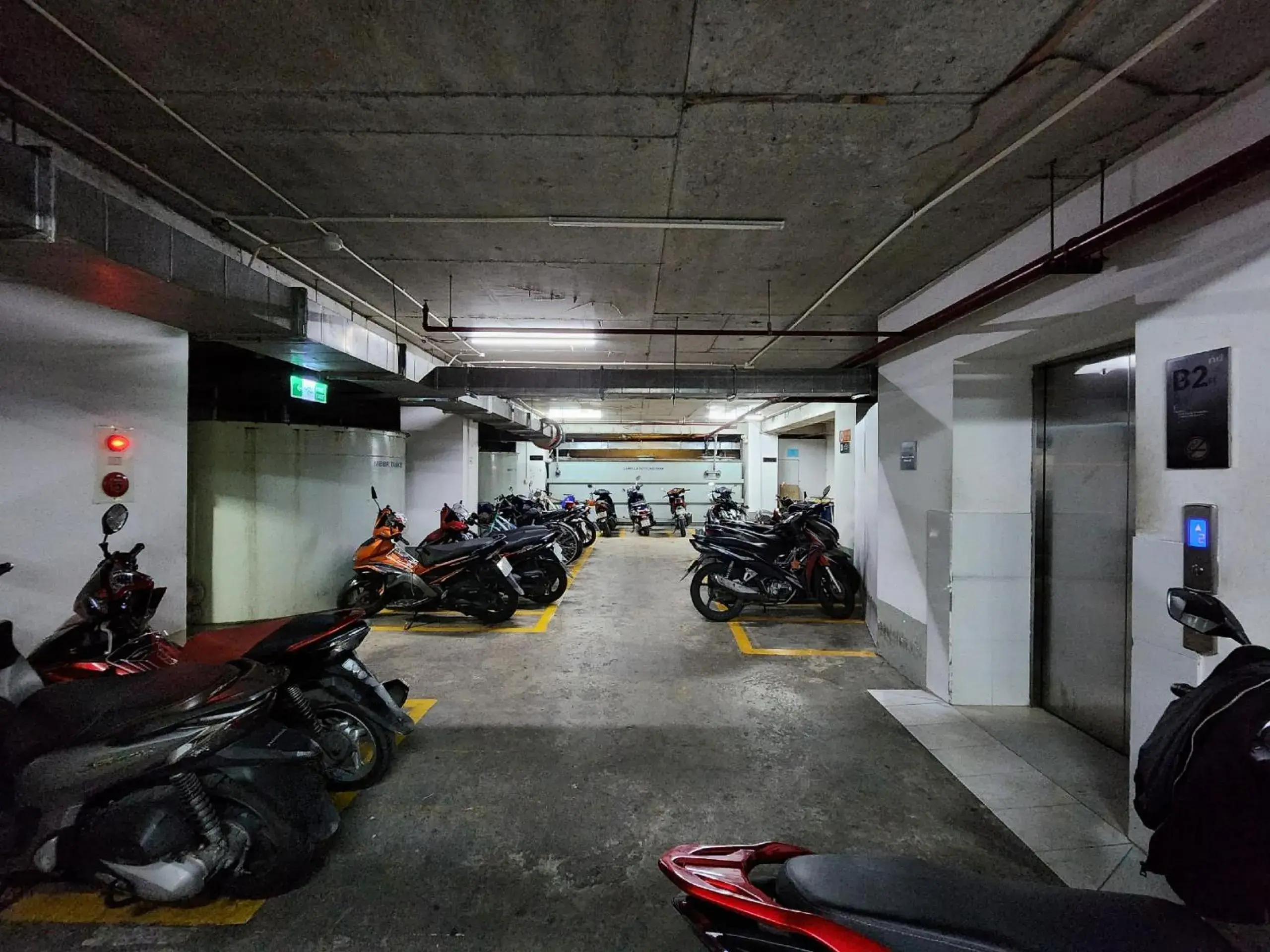 Parking, Fitness Center/Facilities in Muong Thanh Grand Saigon Centre Hotel