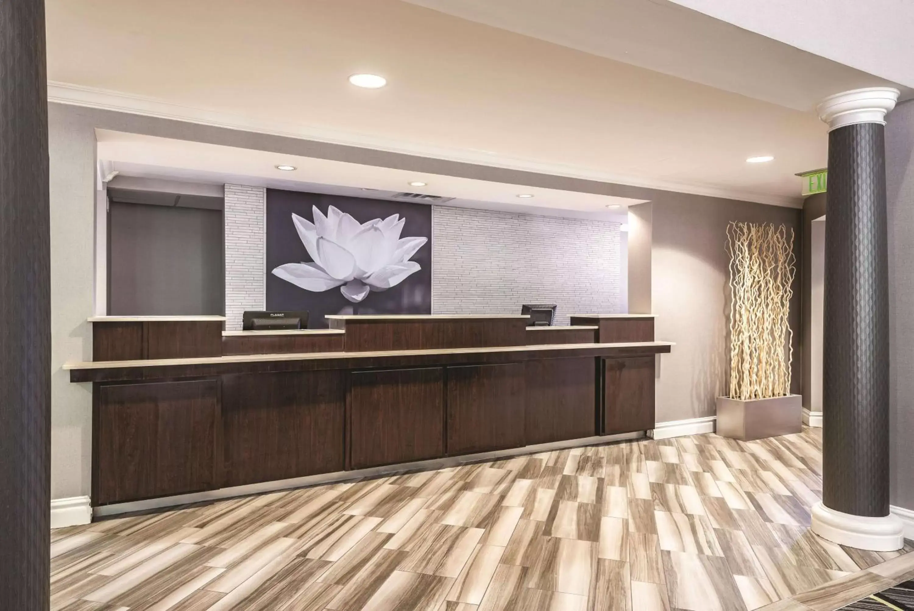 Lobby or reception, Lobby/Reception in La Quinta Inn & Suites by Wyndham University Area Chapel Hill