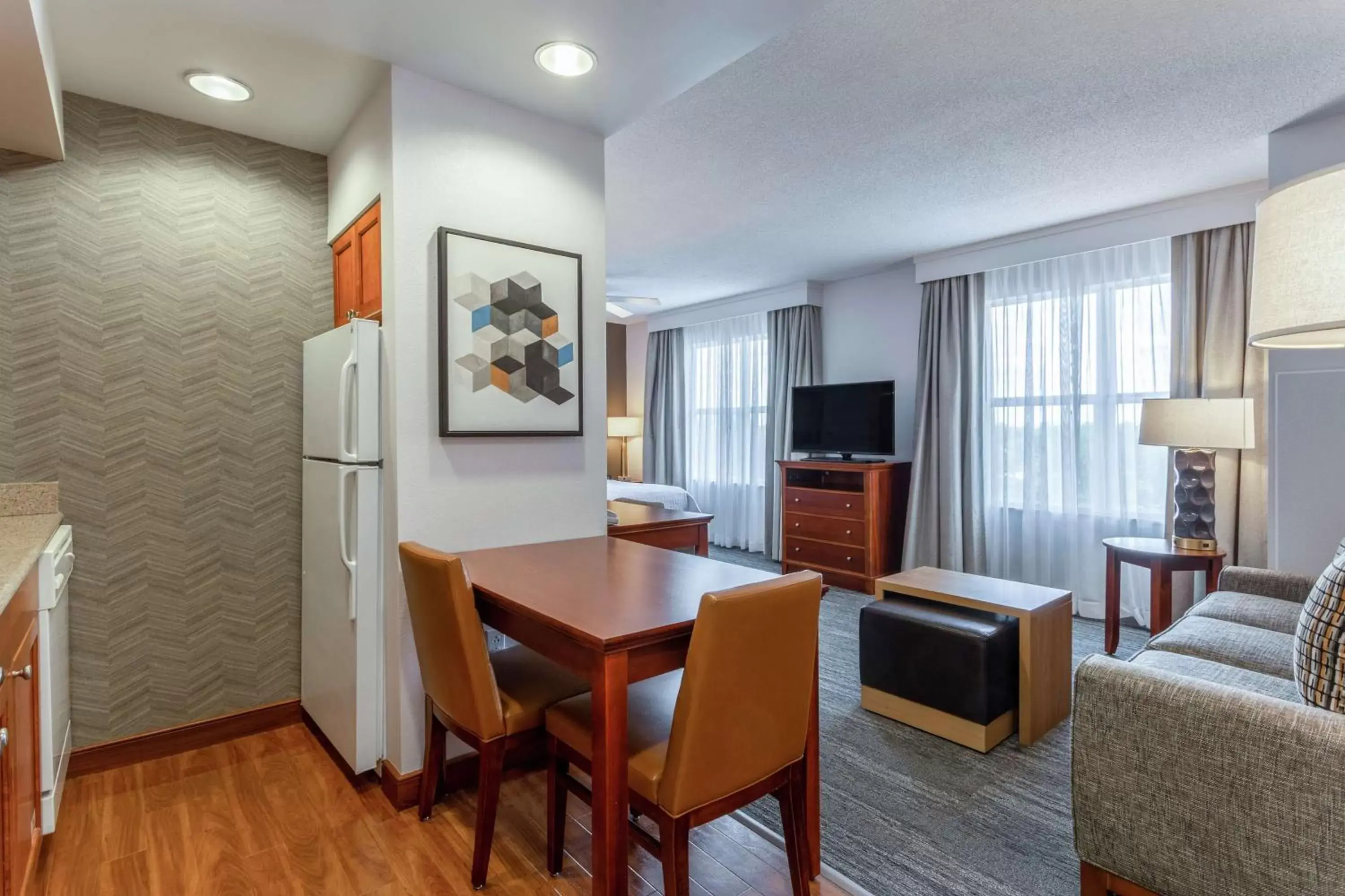 Living room, TV/Entertainment Center in Homewood Suites by Hilton Albany