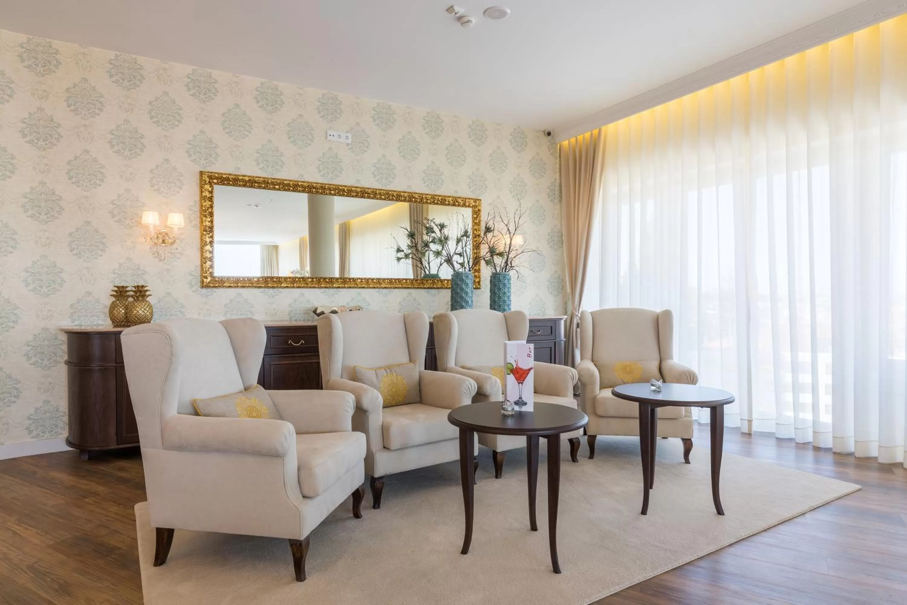 Lounge or bar in Luna Hotel Turismo