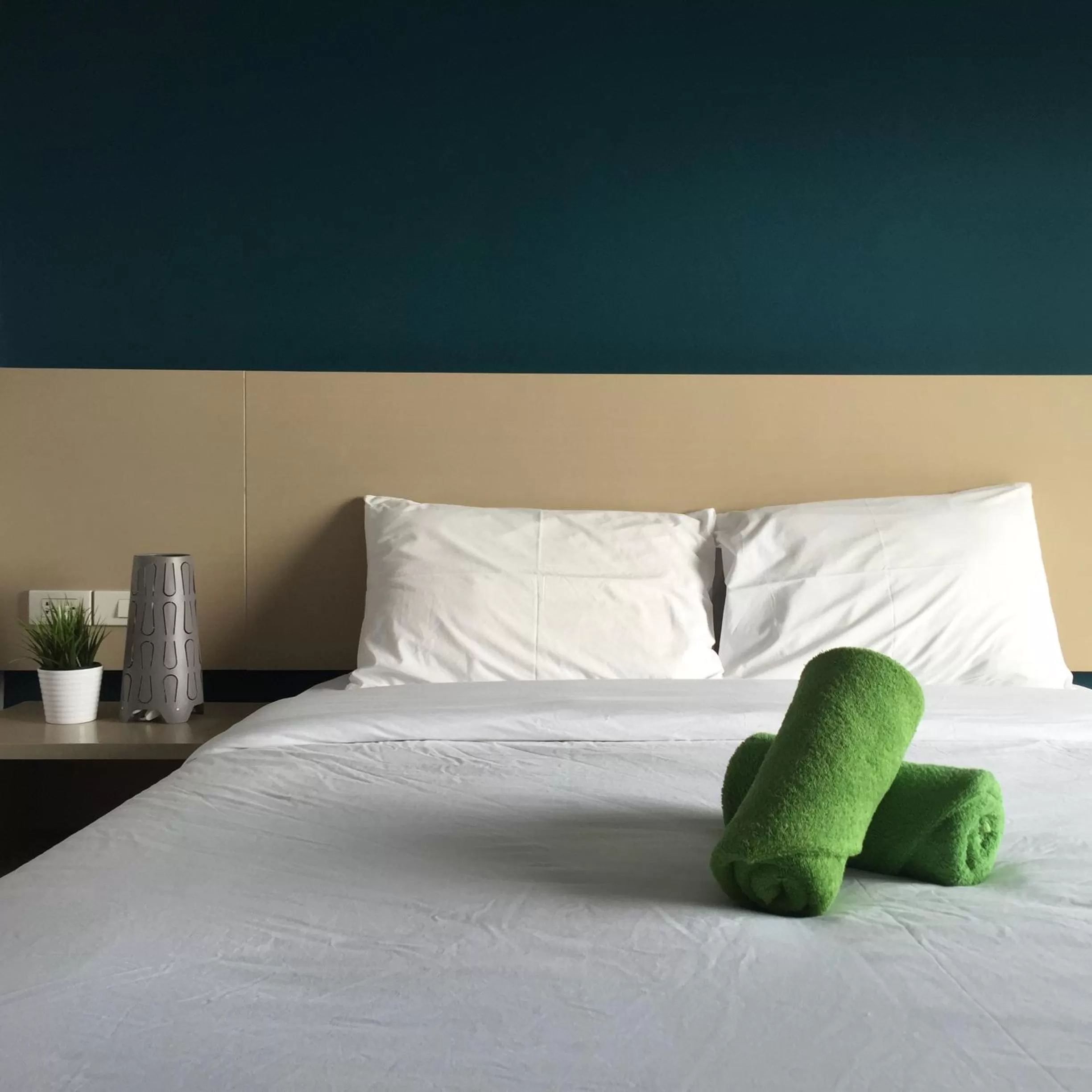 Photo of the whole room, Bed in Huahin Terminal