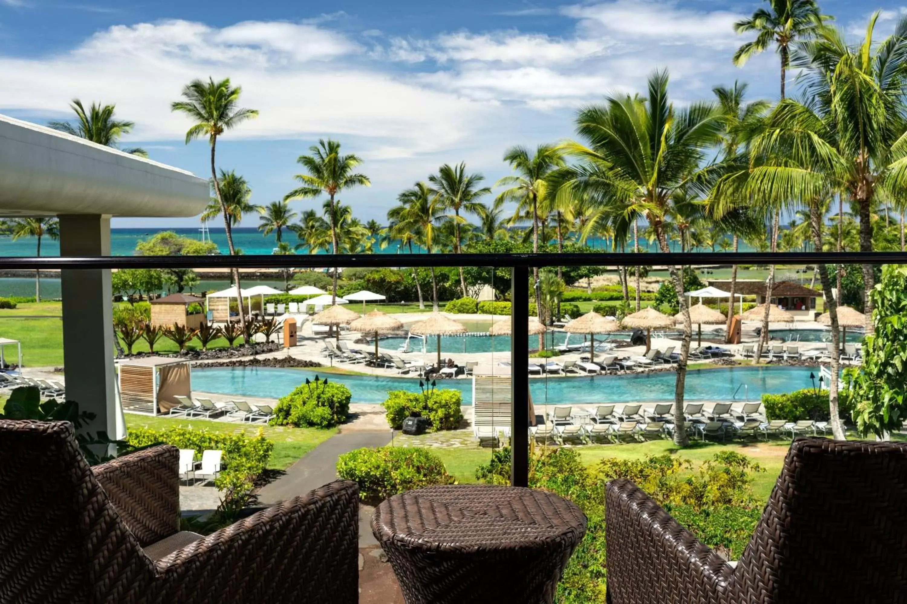 Bedroom, Pool View in Waikoloa Beach Marriott Resort & Spa