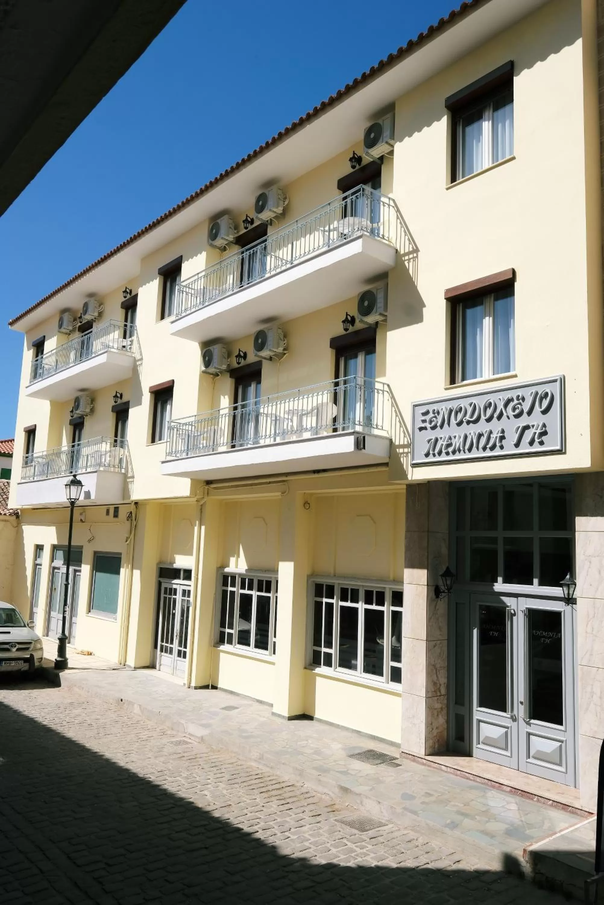 Property building in Limnia Gi