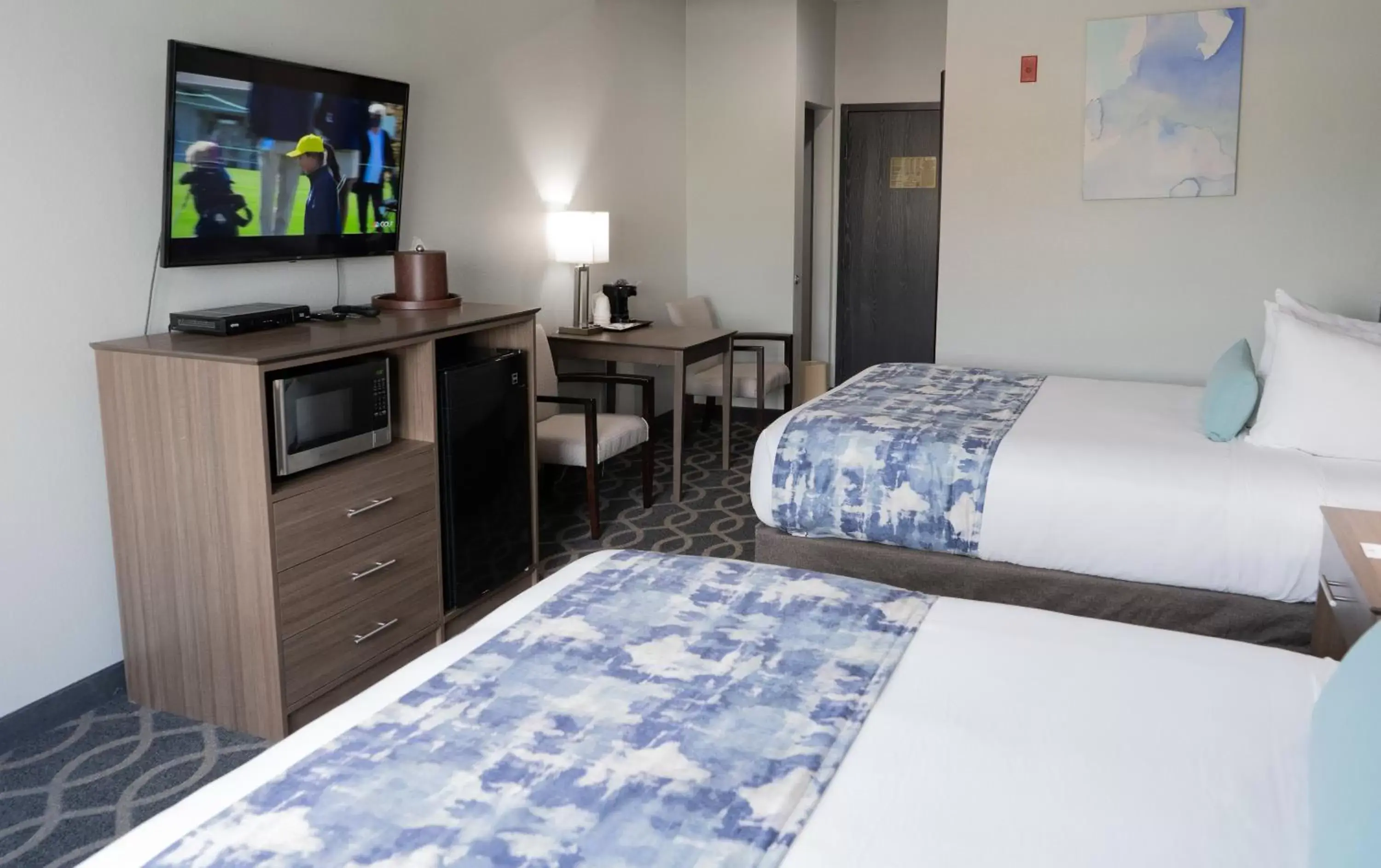 Photo of the whole room, Bed in Wingate by Wyndham Humble/Houston Intercontinental Airport