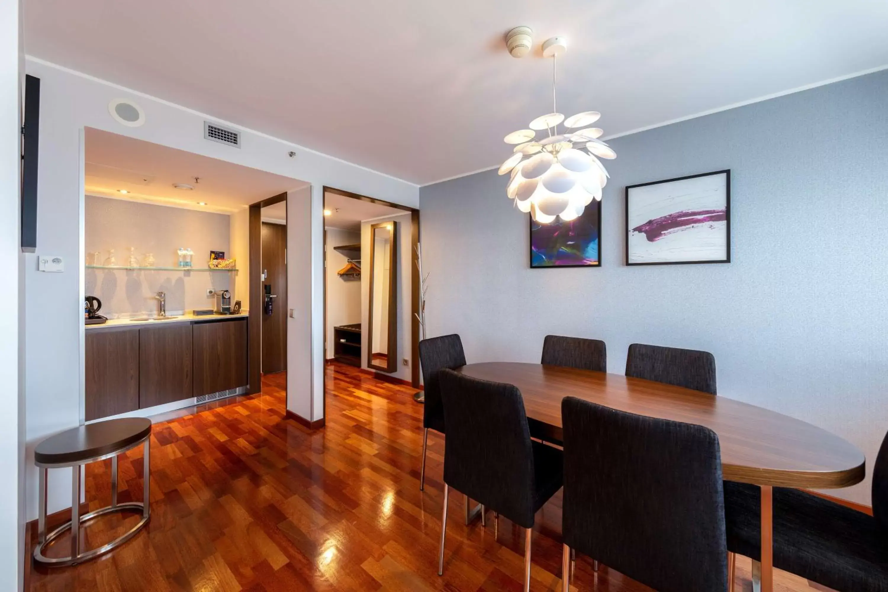 Kitchen or kitchenette, Dining Area in Radisson Blu Hotel Lietuva